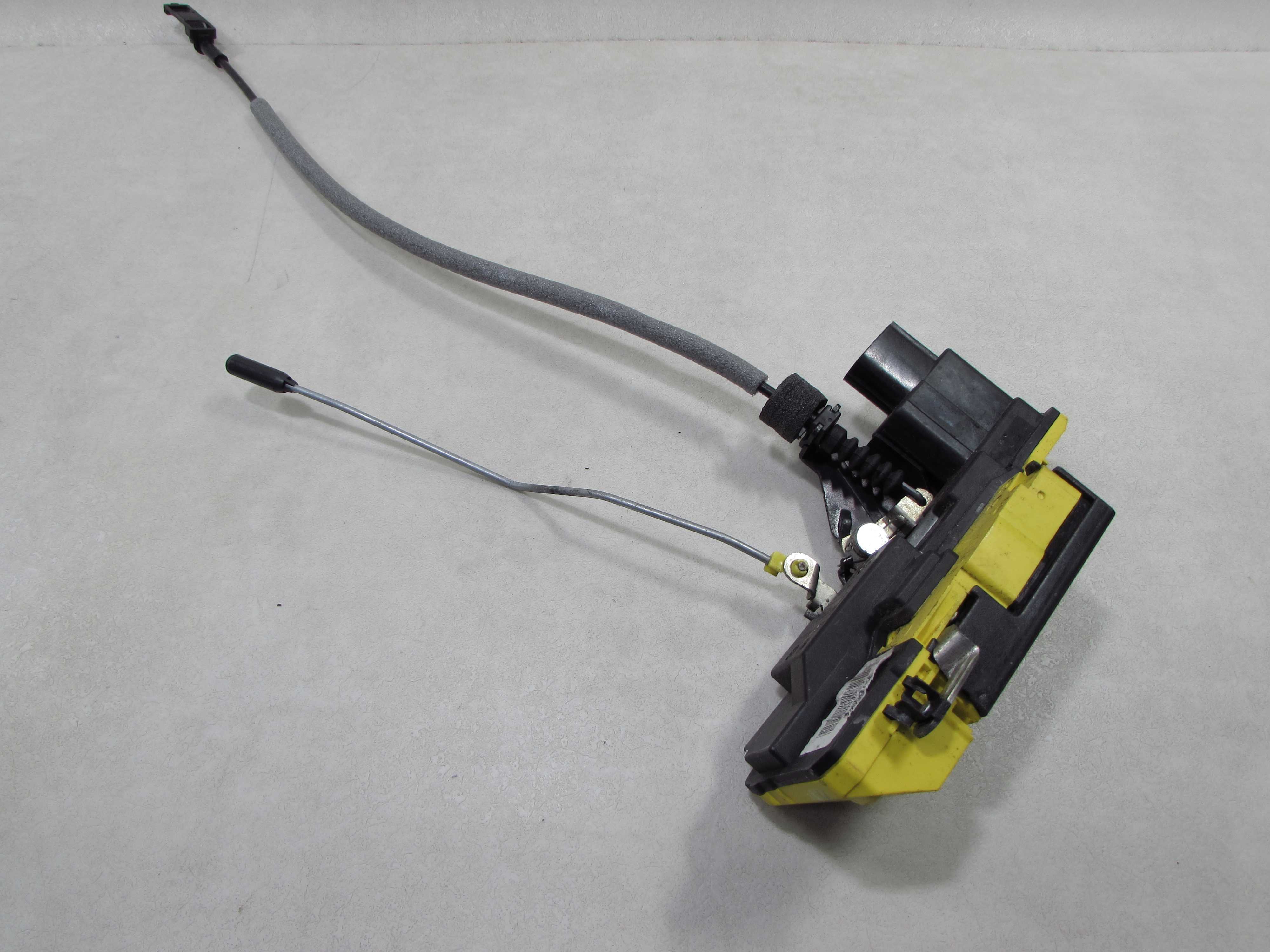VOLVO XC90 V70 S80 ZAMEK DRZWI PRAWY TYL 30699756  02-14