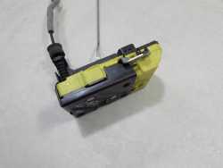 VOLVO S60 V70 XC70 LIFT 04- ZAMEK DRZWI LEWY PRZOD 30699747 8 PIN 31253059