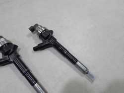 OPEL 1.7 CDTI WTRYSK WTRYSKIWACZ 55567729