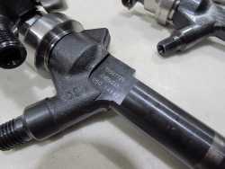 OPEL 1.7 CDTI WTRYSK WTRYSKIWACZ 55567729