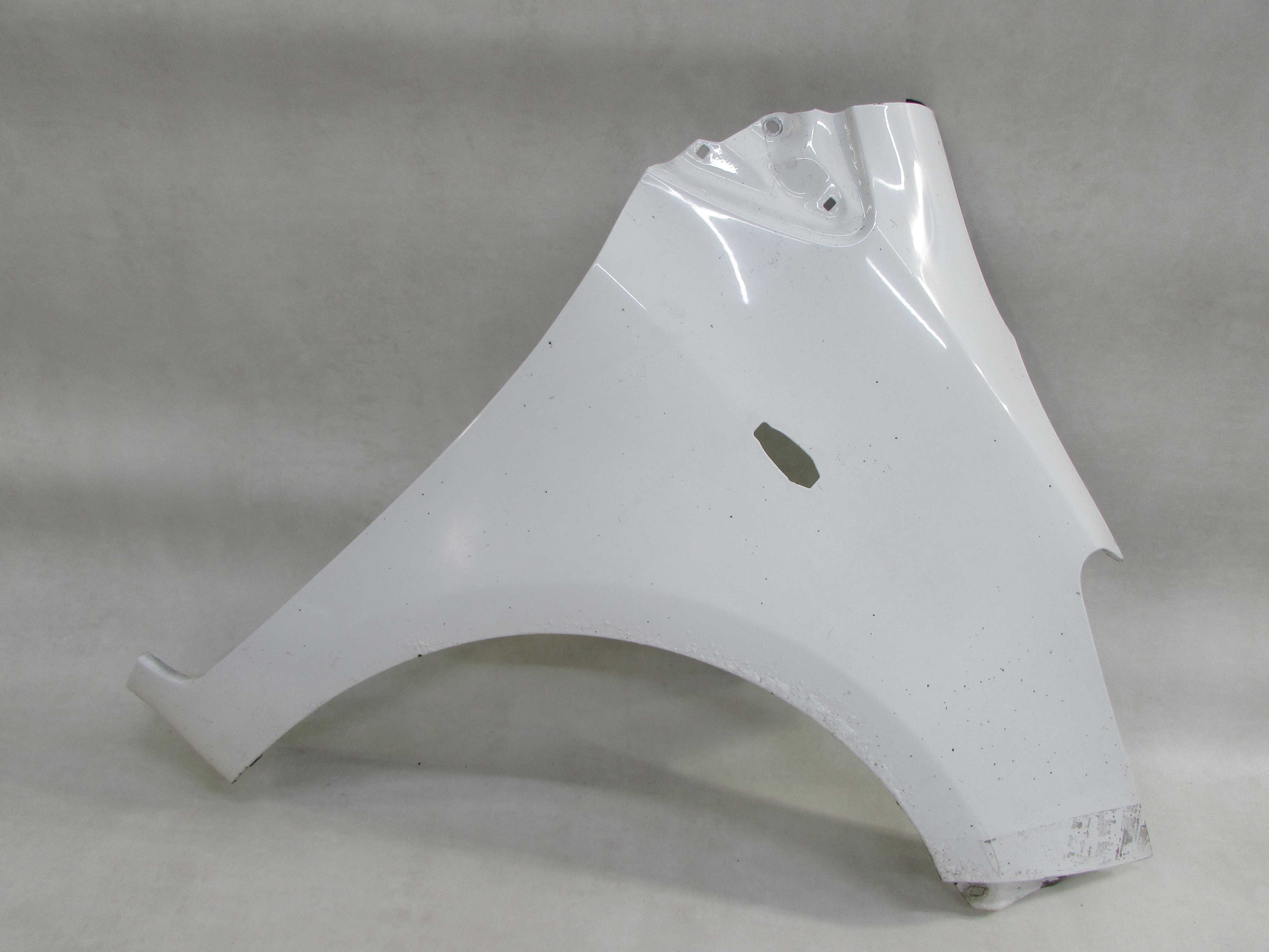 TOYOTA YARIS II LIFT 09-11 BLOTNIK PRZOD PRAWY KPL 068