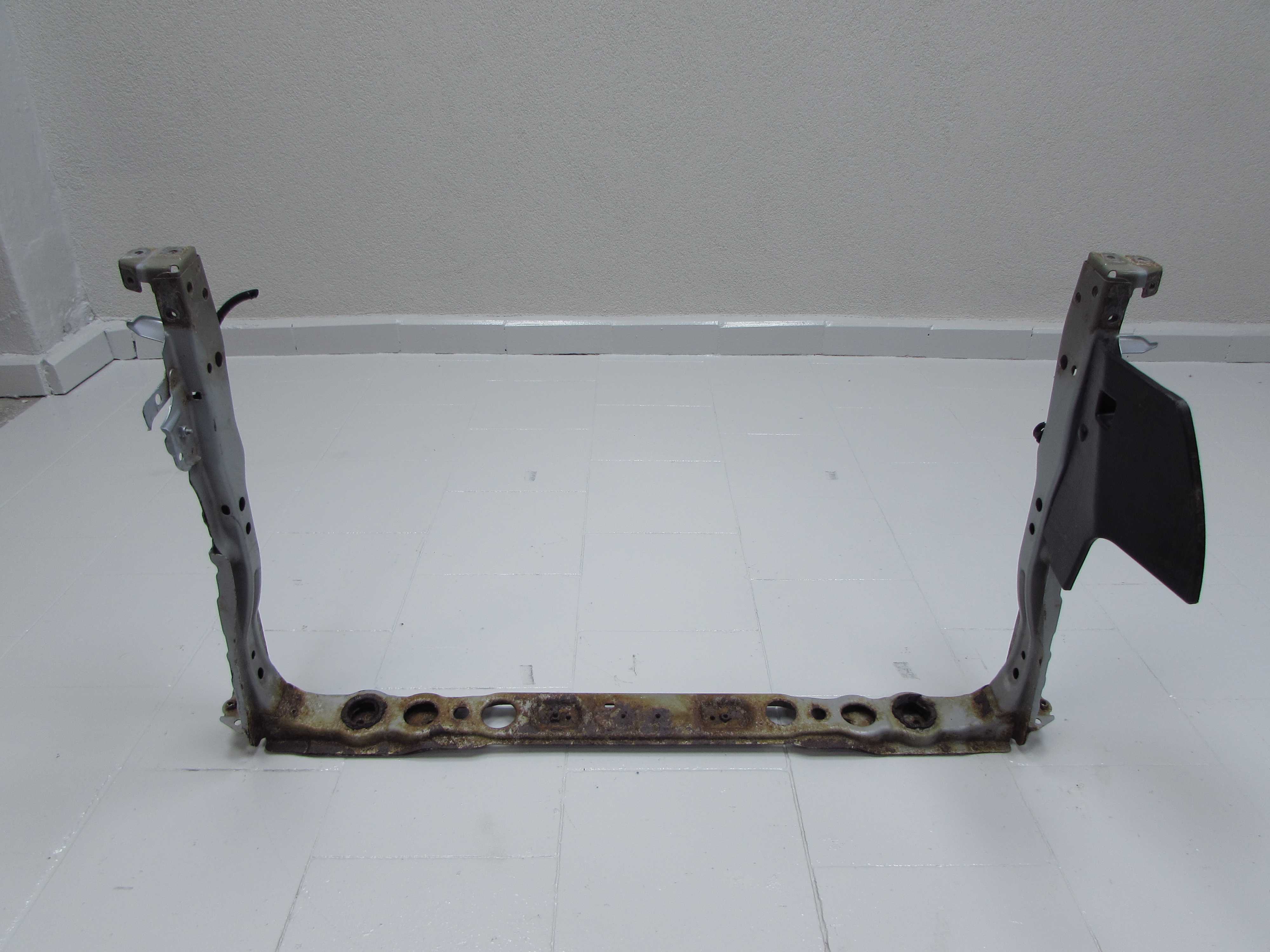 TOYOTA AURIS I E15 06-11 BELKA WZMOCNIENIE PAS PRZEDNI