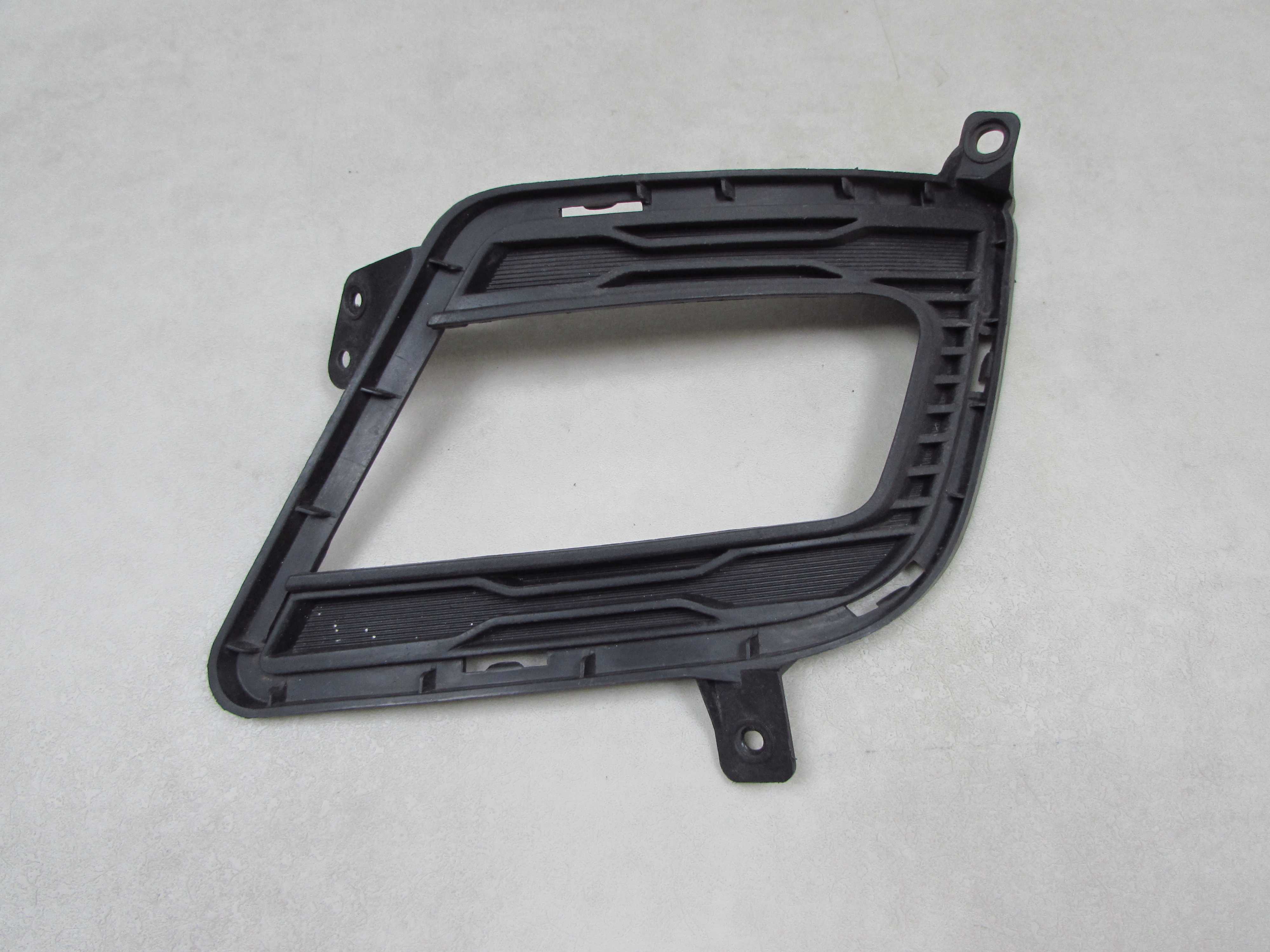 KIA CEE'D CEED LIFT KRATKA ZDERZAKA RAMKA HALOGENU PRAWA 86564-1H500 09-12r