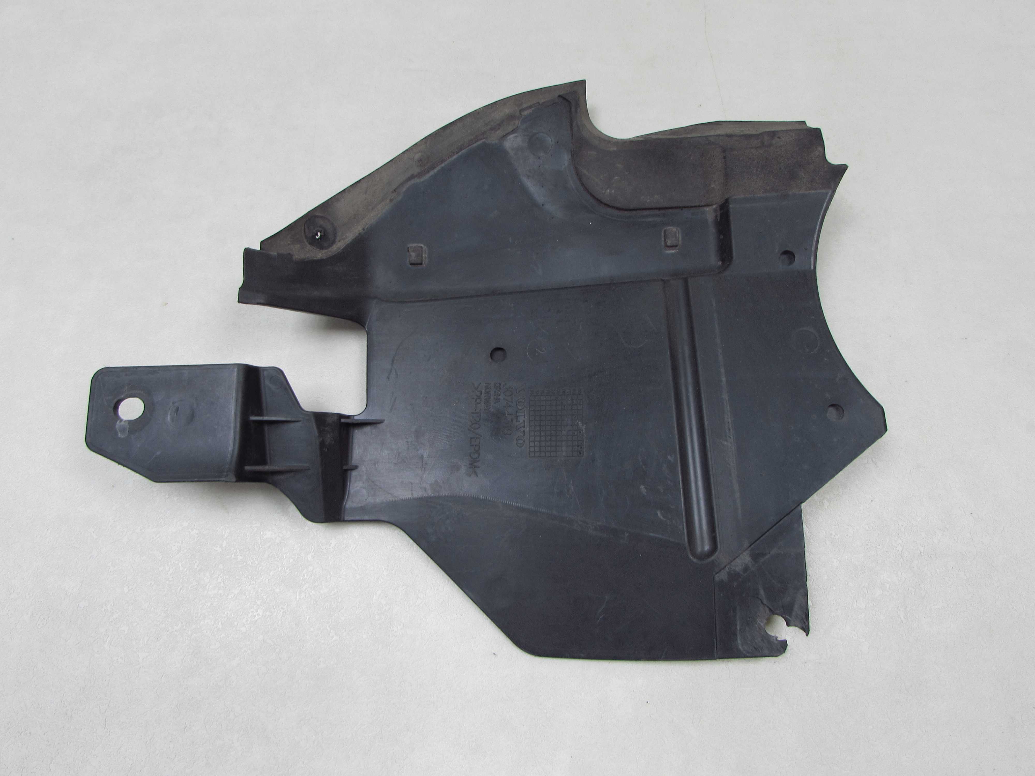 VOLVO XC90 LIFT 2.4 D5 OSLONA POKRYWA SILNIKA DOLNA PRAWA 30744319 07-14