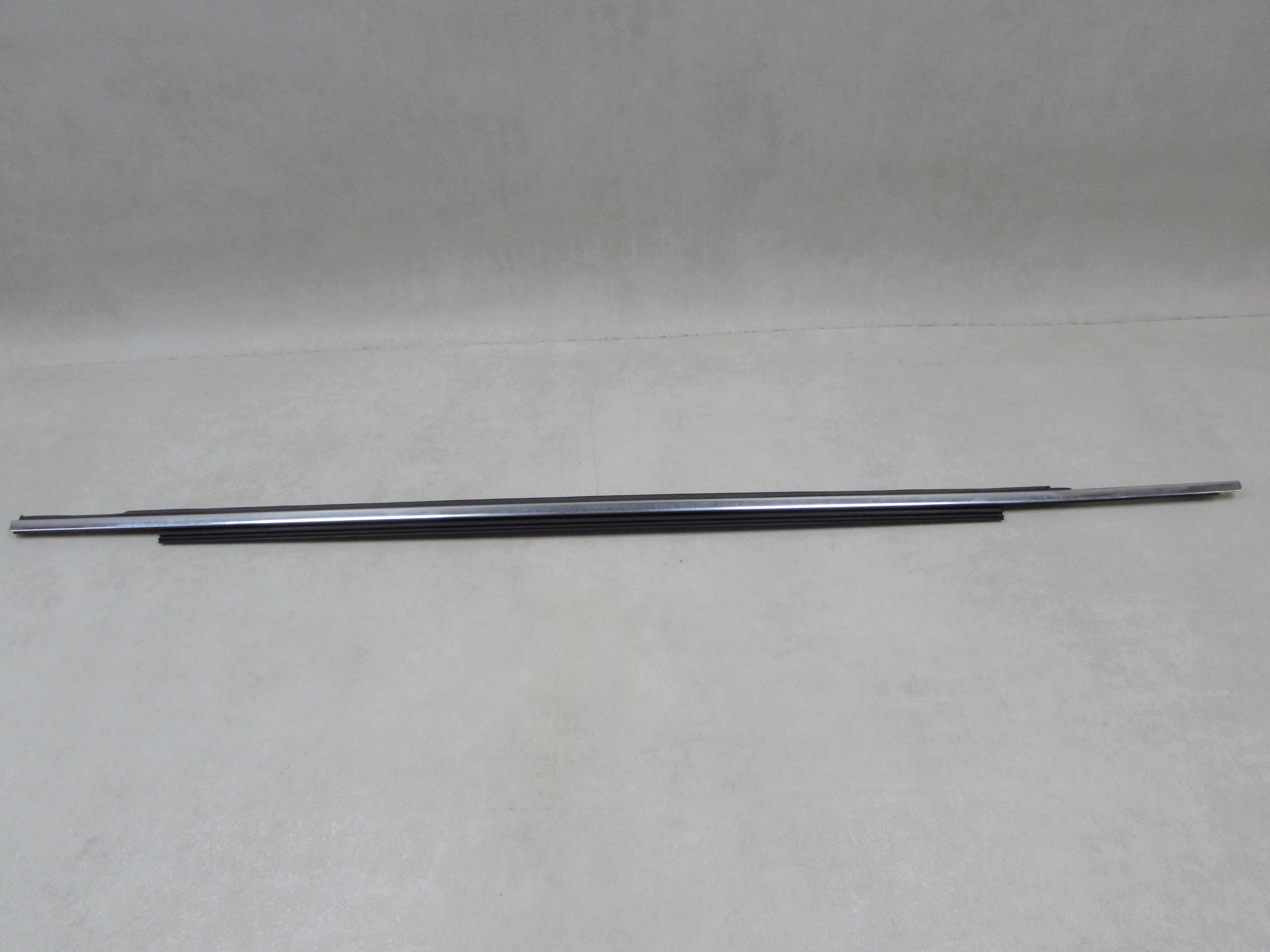 VOLVO XC90 LIFT LISTWA ZGARNIAJACA CHROM SZYBY DRZWI PRZOD LEWA 3075385102-14