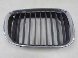 BMW 5 E39 96-00 GRILL ATRAPA NERKA MASKI PRAWA 8159312