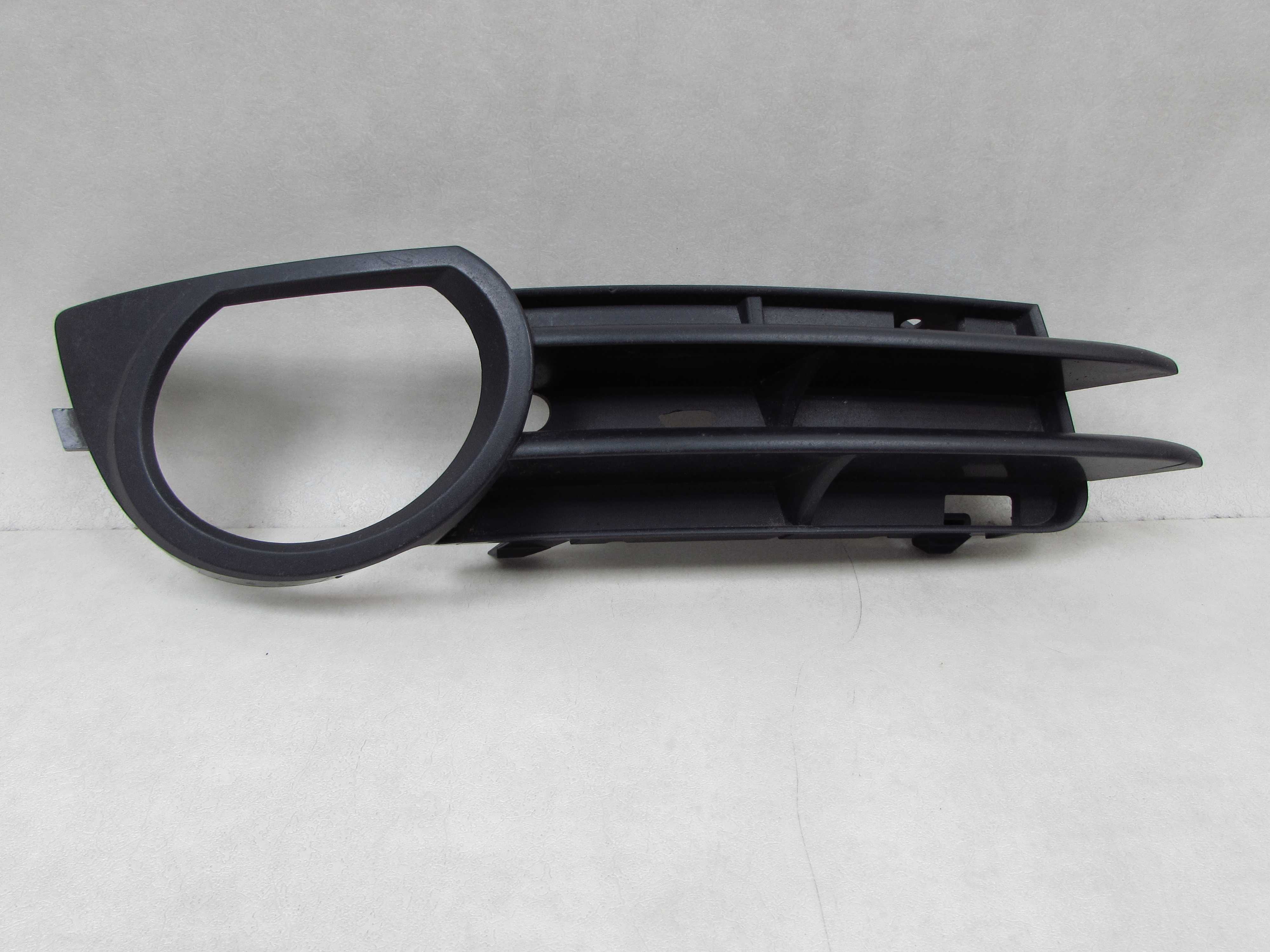 AUDI A3 8P KRATKA ATRAPA ZDERZAKA PRZOD PRAWA 8P4807682 03-08