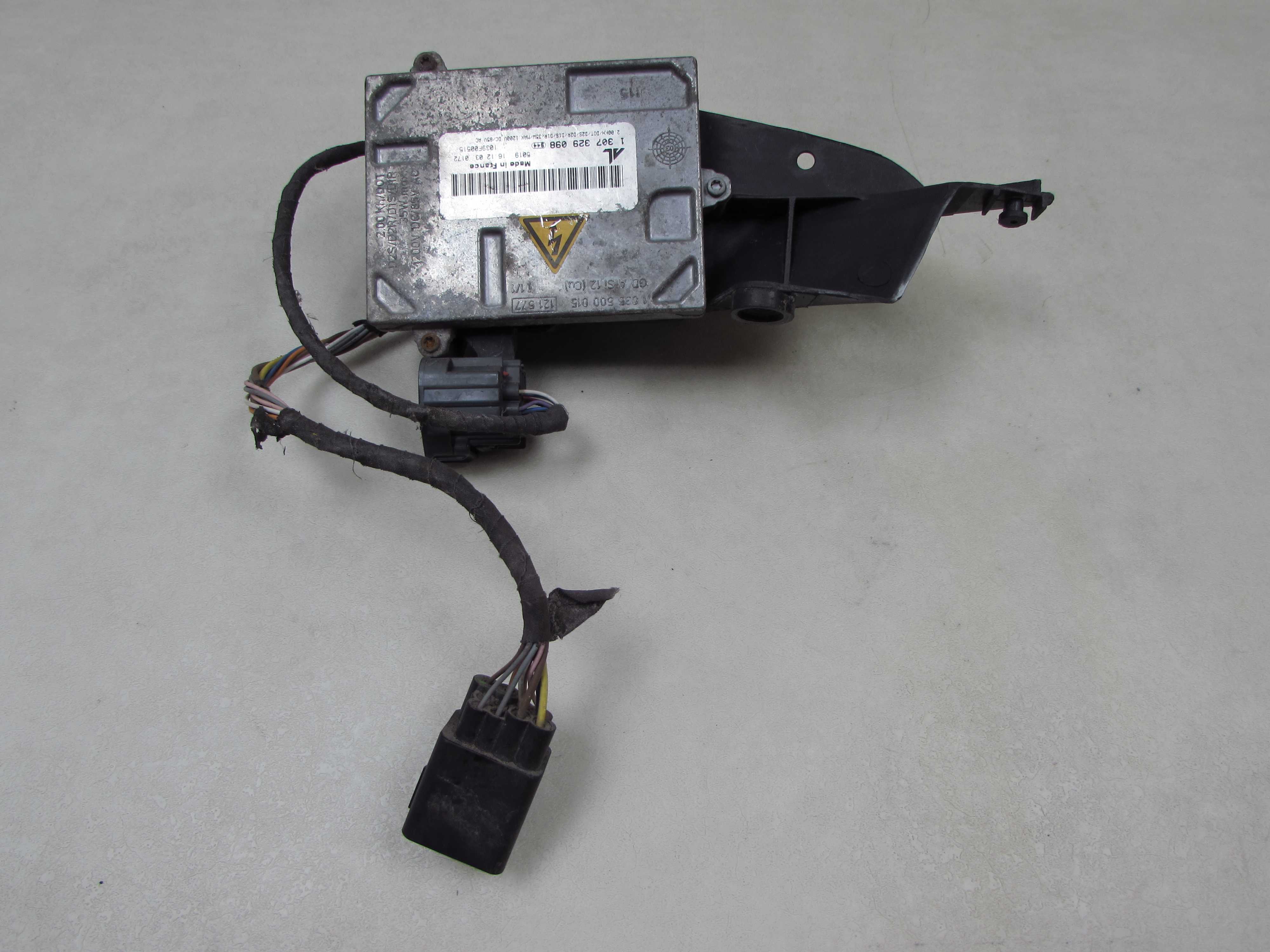 VOLVO C30 C70 S40 V50 04- PRZETWORNICA XENON LEWA MOCOWANIE 30678910 1301329507 1307329098