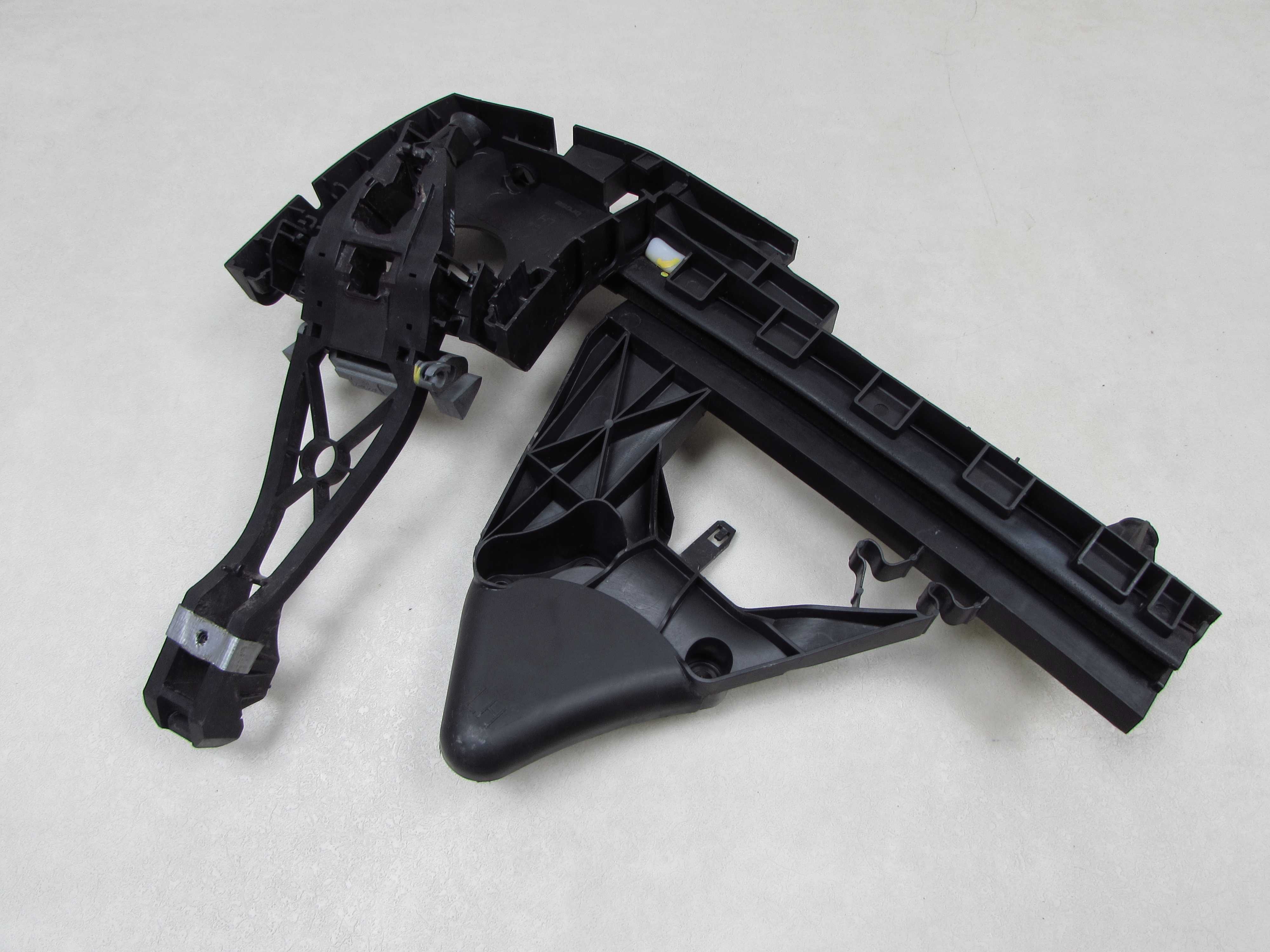 VOLVO S40 V50 04-13 UCHWYT PODSTAWA KLAMKI LEWA PRZOD KASETA 30663866 30663865 30663576