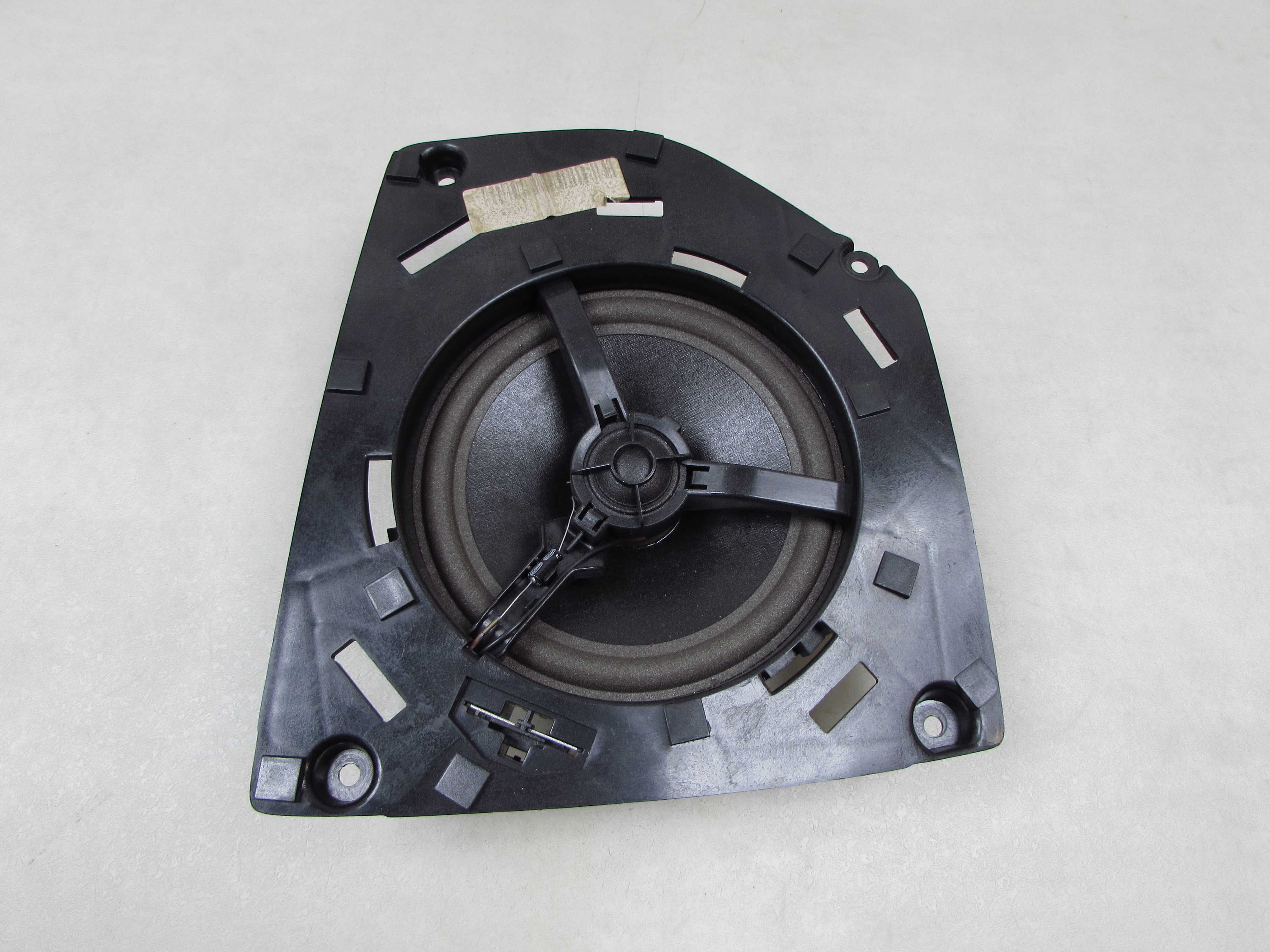 VOLVO S60 V70 XC70 00-10 GLOSNIK CENTRALNY DESKI KONSOLI 3533995