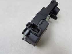 VOLVO C30 S40 V50 04-12 ZAMEK SILOWNIK KLAPKI PALIWA 30716226
