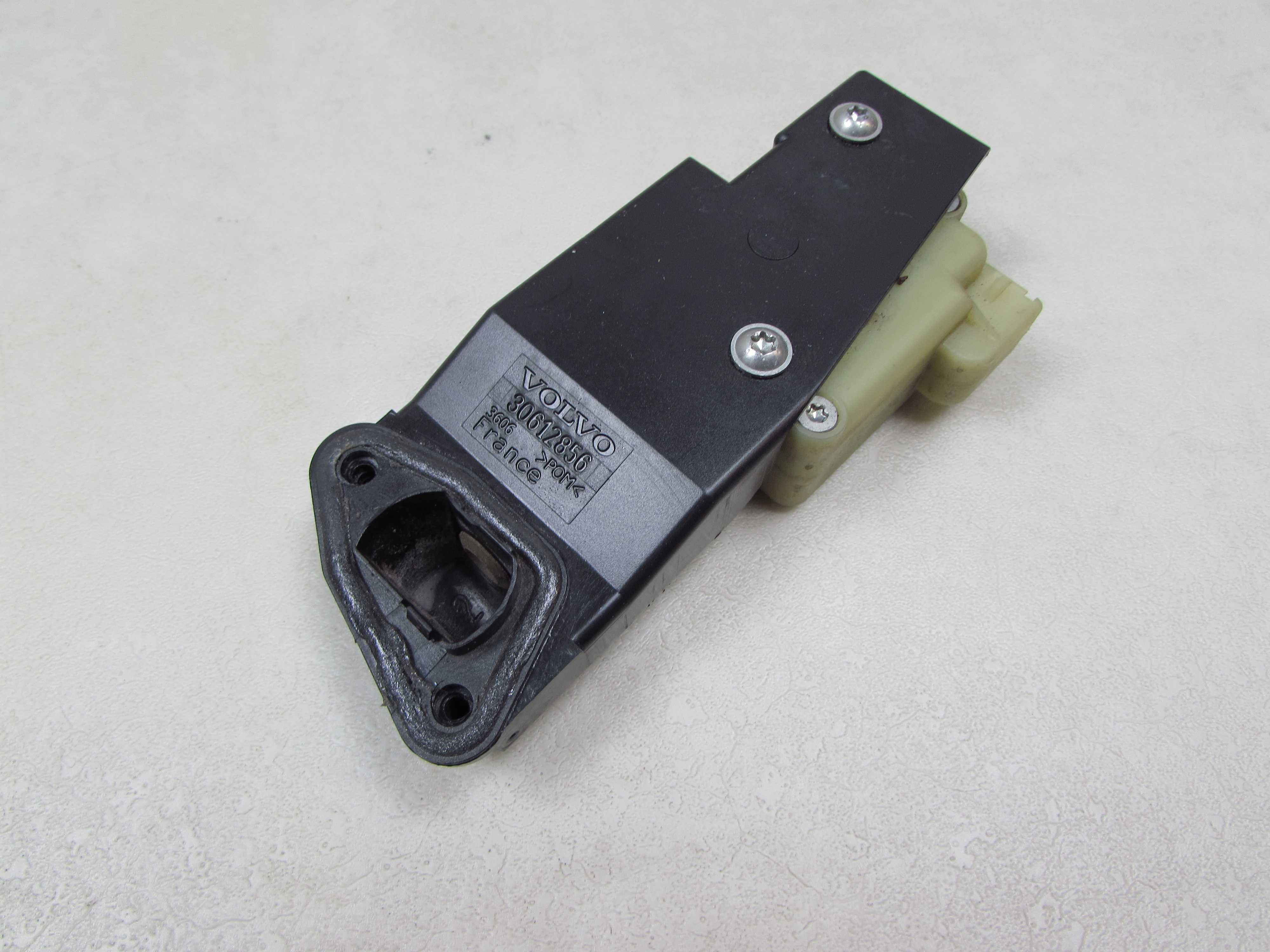VOLVO S60 V70 XC90 XC ZAMEK SILOWNIK KLAPKI PALIWA 30612856 02-14