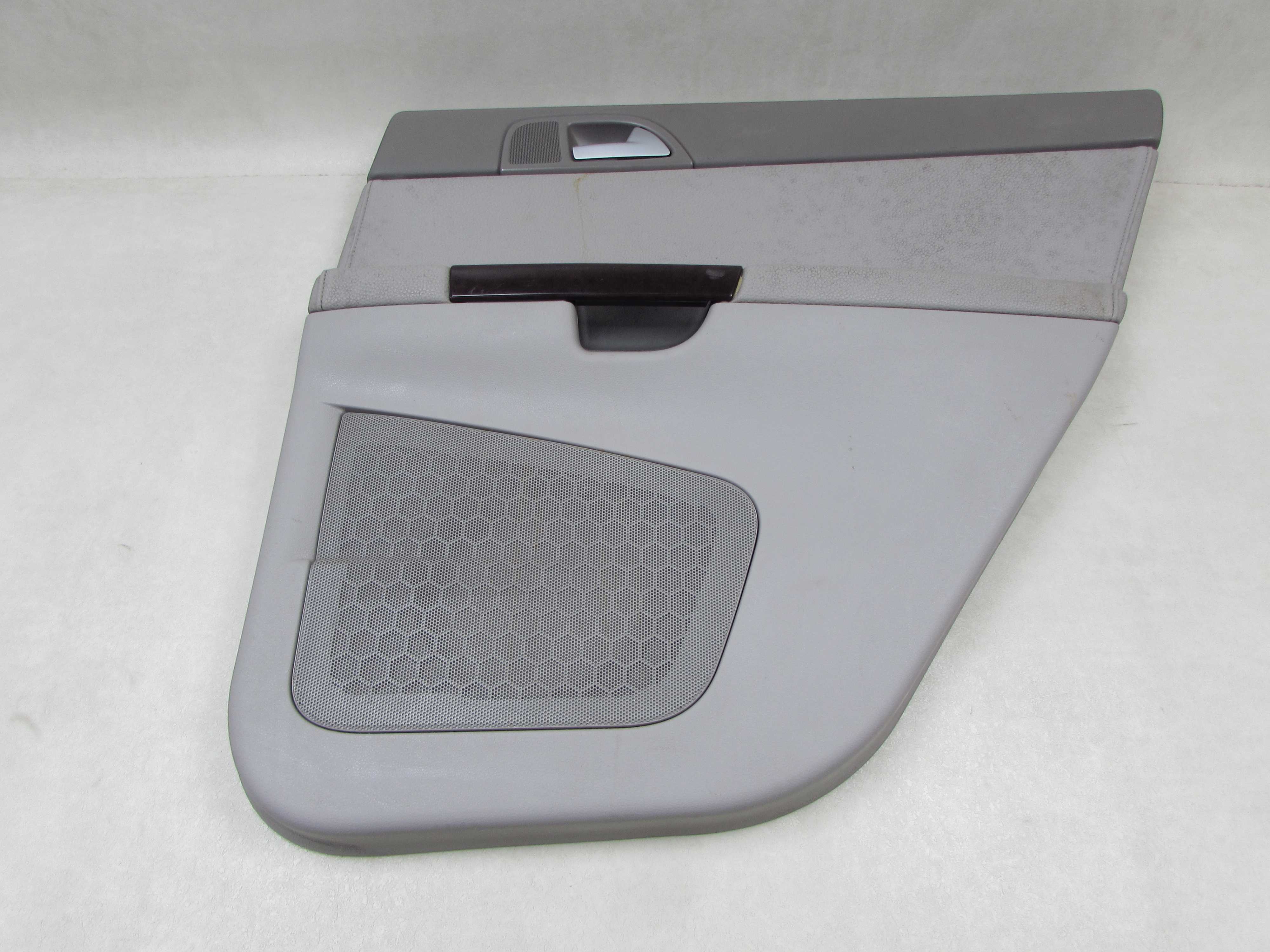 VOLVO V50 04-12 TAPICERKA BOCZEK DRZWI TYL PRAWY SKORA JASNA 39983273