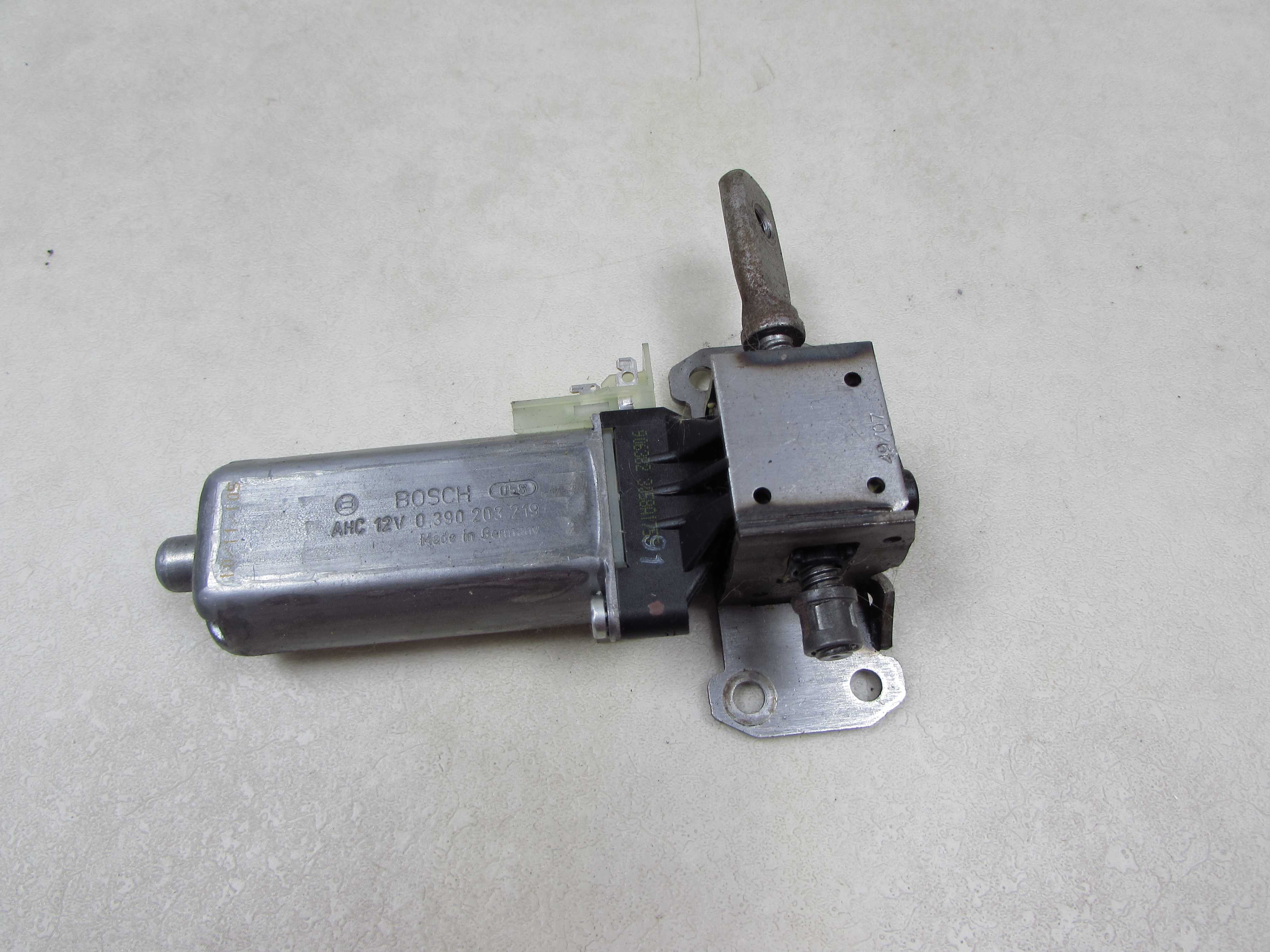 VOLVO S60 V70 XC70 XC90 LIFT 06- SILNICZEK SILNIK REGULACJI FOTELA 0390203219
