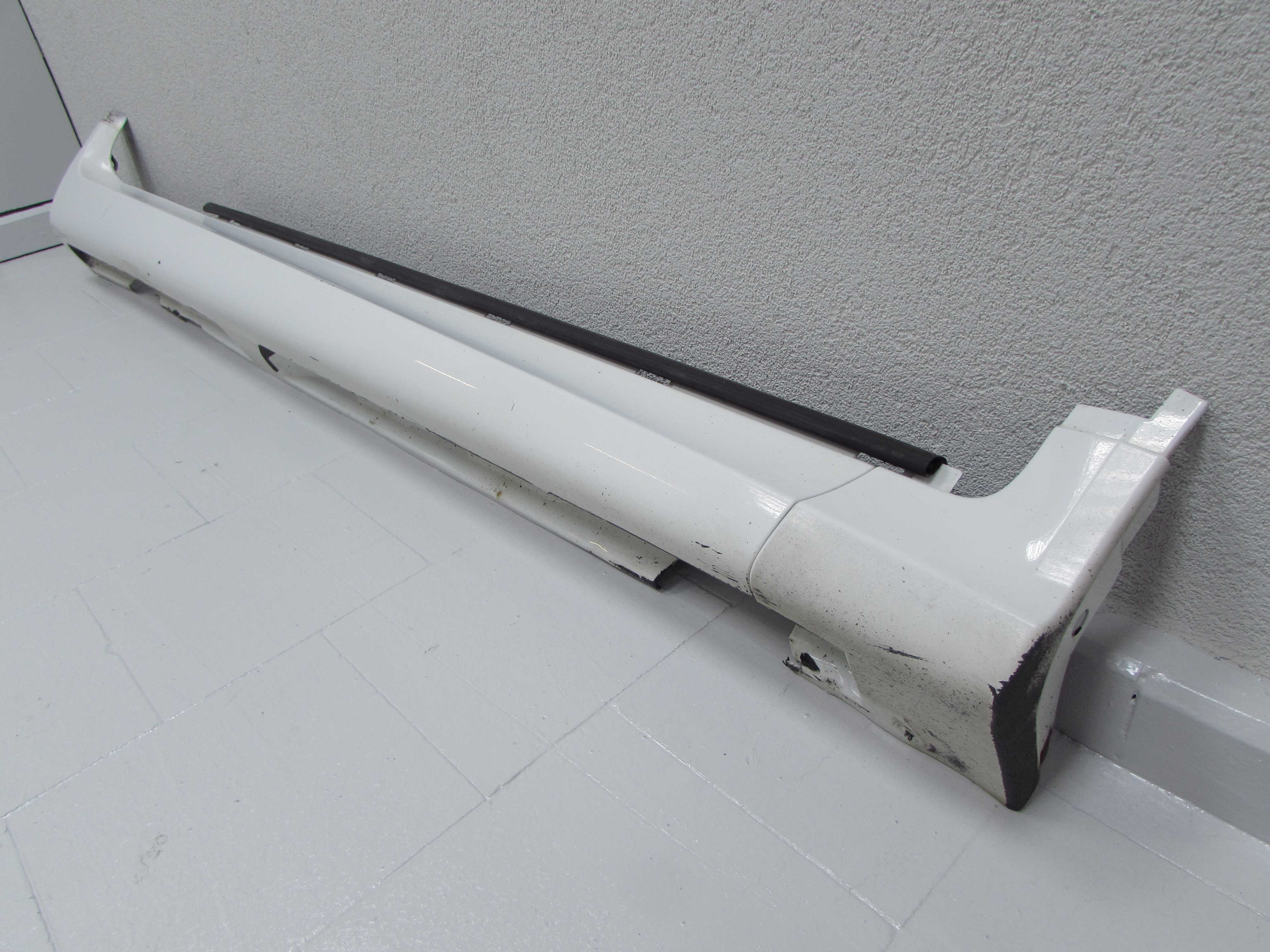 VOLVO C30 06-13 R-DESIGN LISTWA PROGOWA NAKLADKA PROGU PRAWA 30779137 30779139 614-46