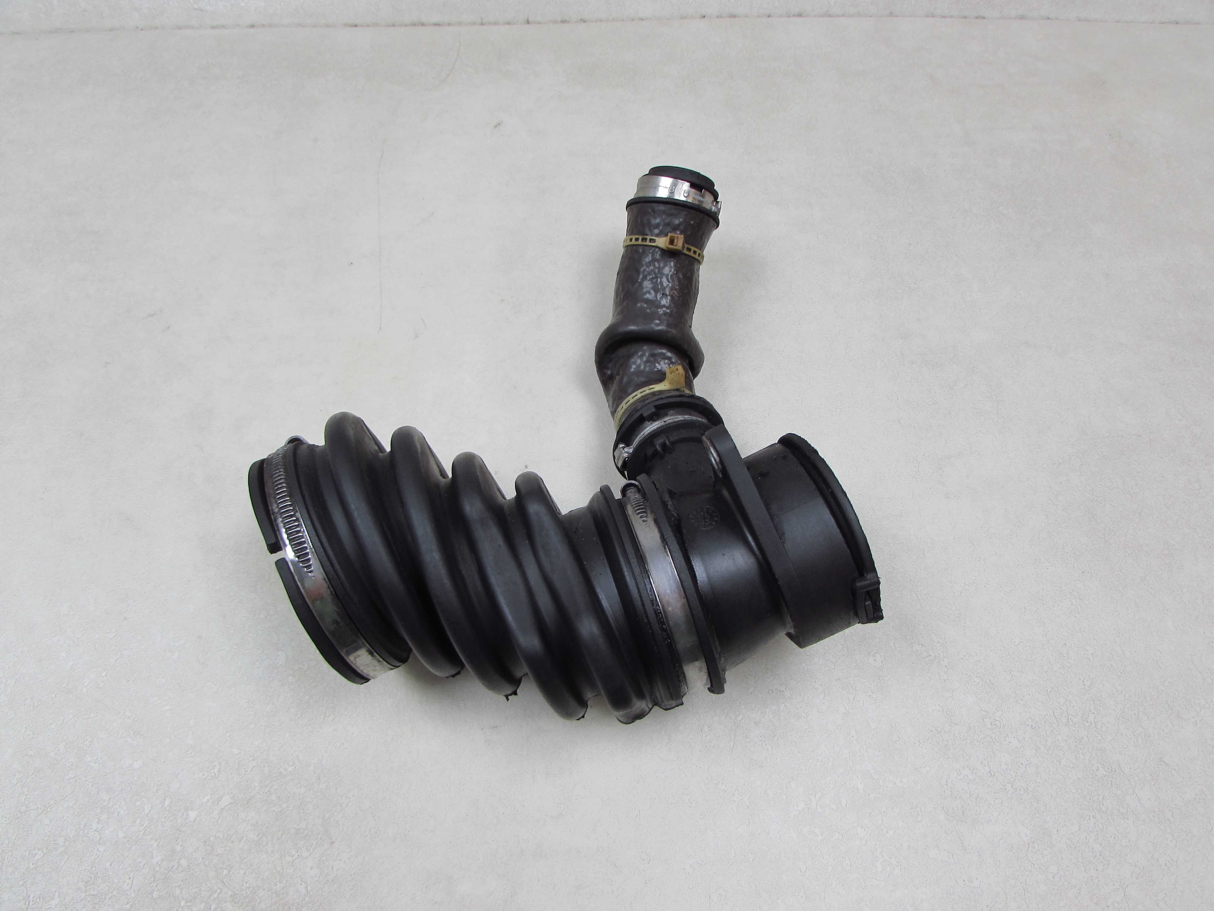 VOLVO C30 S40 V50 LIFT 1.6 D2 FOCUS MK3 RURA DOLOT PRZEWOD POWIETRZA TURBO AV61-6C784-AC