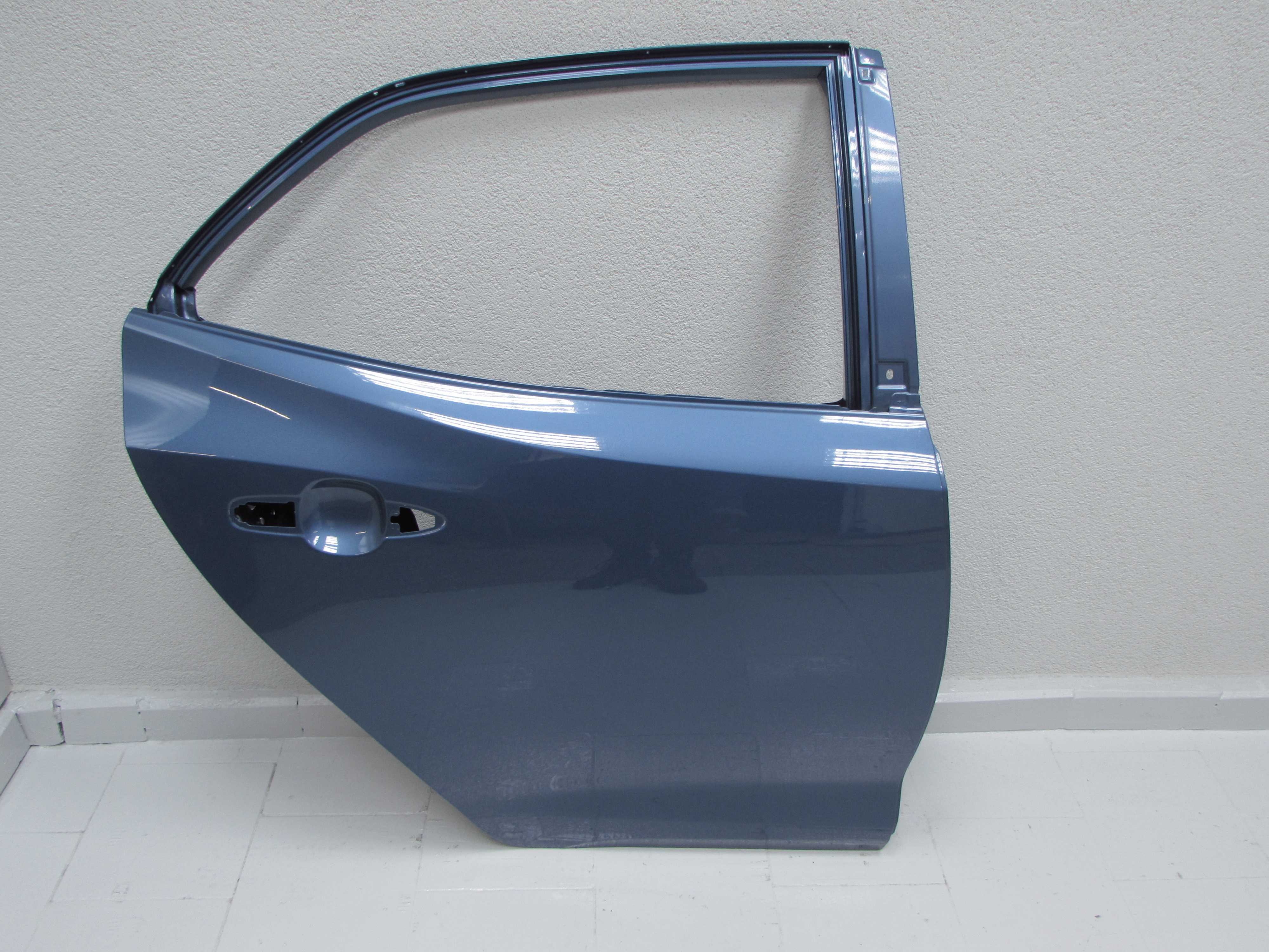 TOYOTA COROLLA E21 XII HATCHBACK SEDAN DRZWI TYL PRAWE 19-23