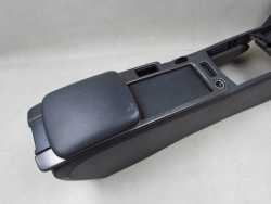 VOLVO C30 LIFT 06-13 TUNEL SRODKOWY PODLOKIETNIK 30755374