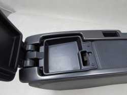 VOLVO C30 LIFT 06-13 TUNEL SRODKOWY PODLOKIETNIK 30755374