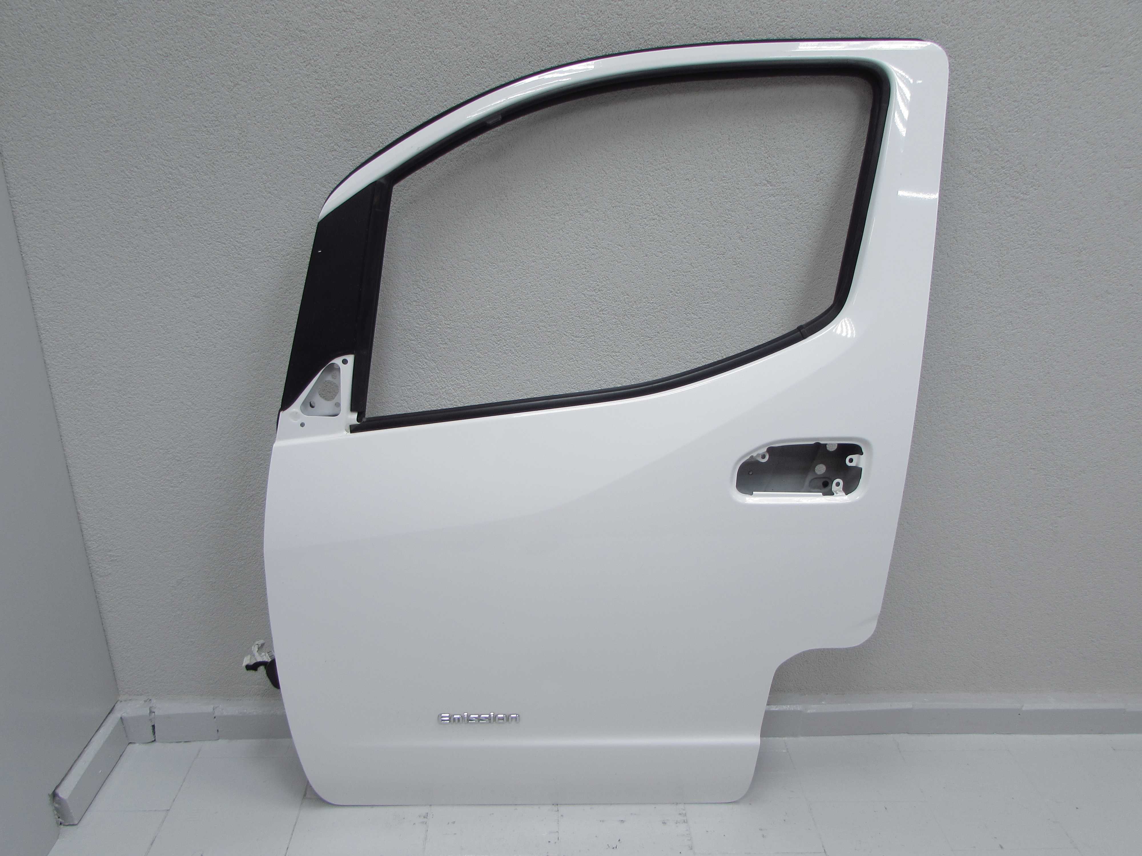NISSAN NV200 09-21 DRZWI PRZOD LEWE DO ZALOZENIA