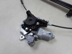NISSAN NV200 09-21 MECHANIZM PODNOSNIK SILNIK SZYBY PRAWY PRZOD 80700BJ30 80730BJ30A