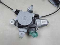 NISSAN NV200 09-21 MECHANIZM PODNOSNIK SILNIK SZYBY LEWY PRZOD 80701BJ30 80731BJ30A