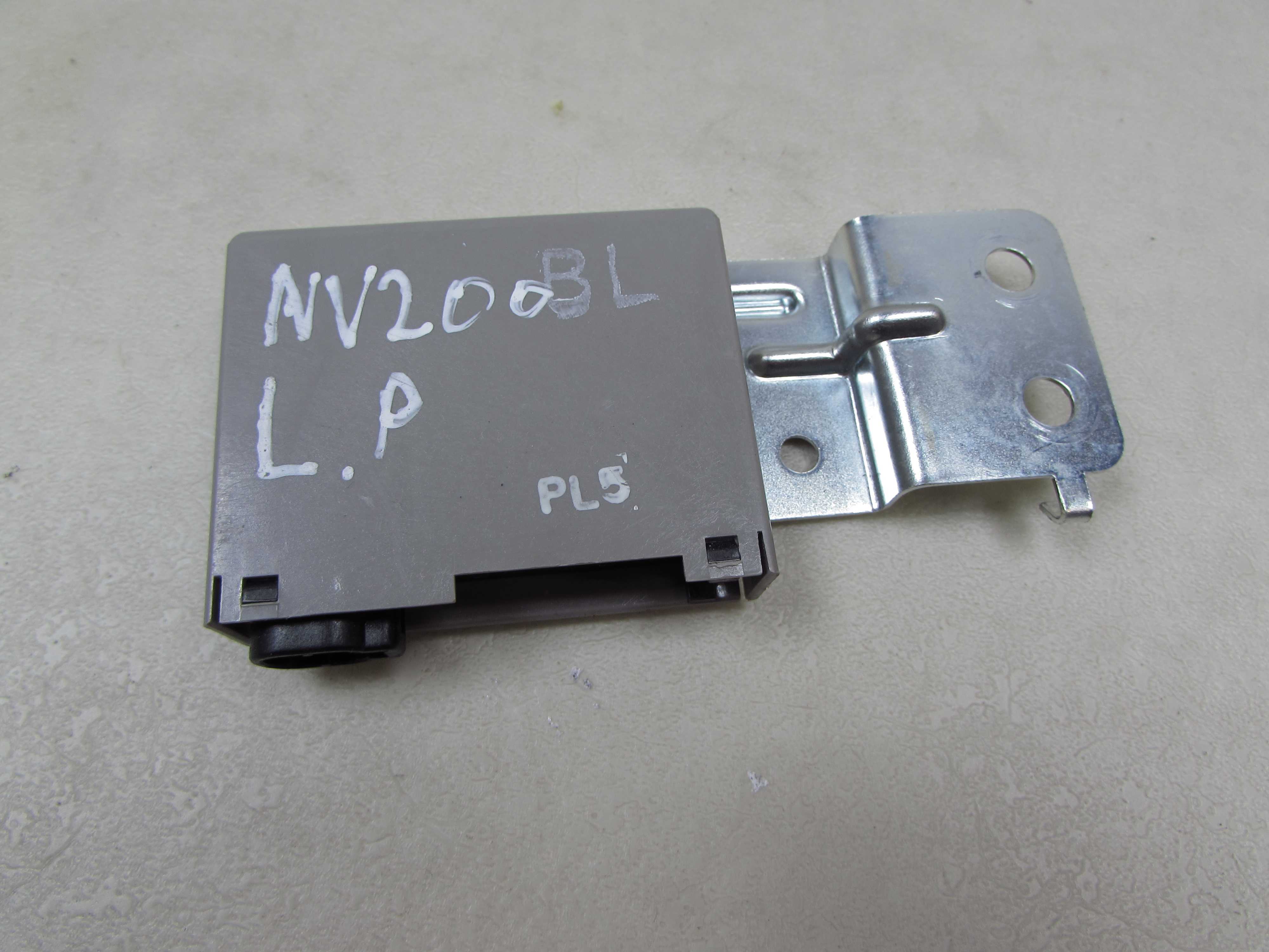 NISSAN NV200 09-21 MODUL STEROWNIK KEYLESS DRZWI PRZOD LEWY