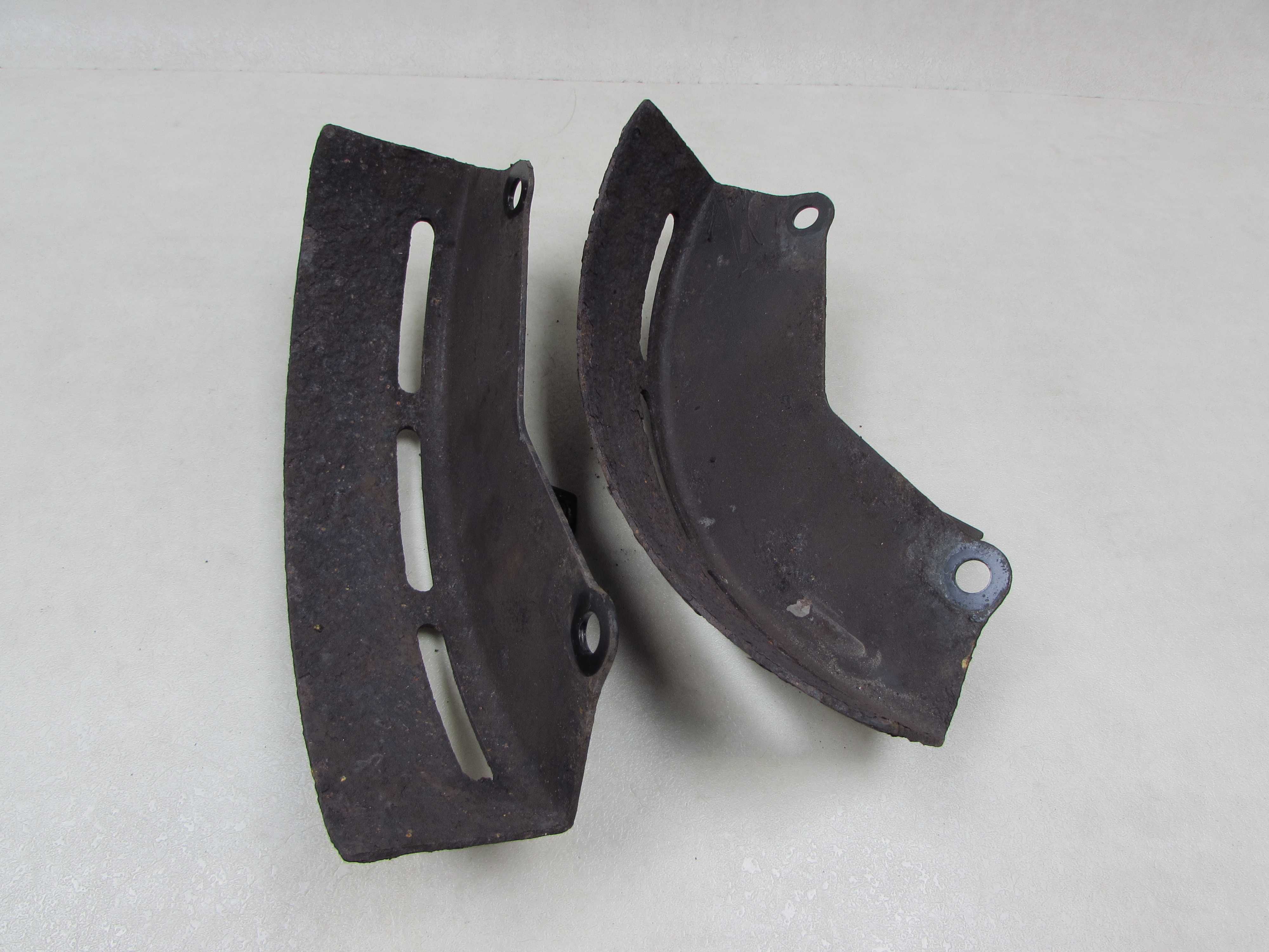 MITSUBISHI CANTER FUSO 7C 14- BLACHA OSLONA TARCZY HAMULCOWEJ TYL PRAWA
