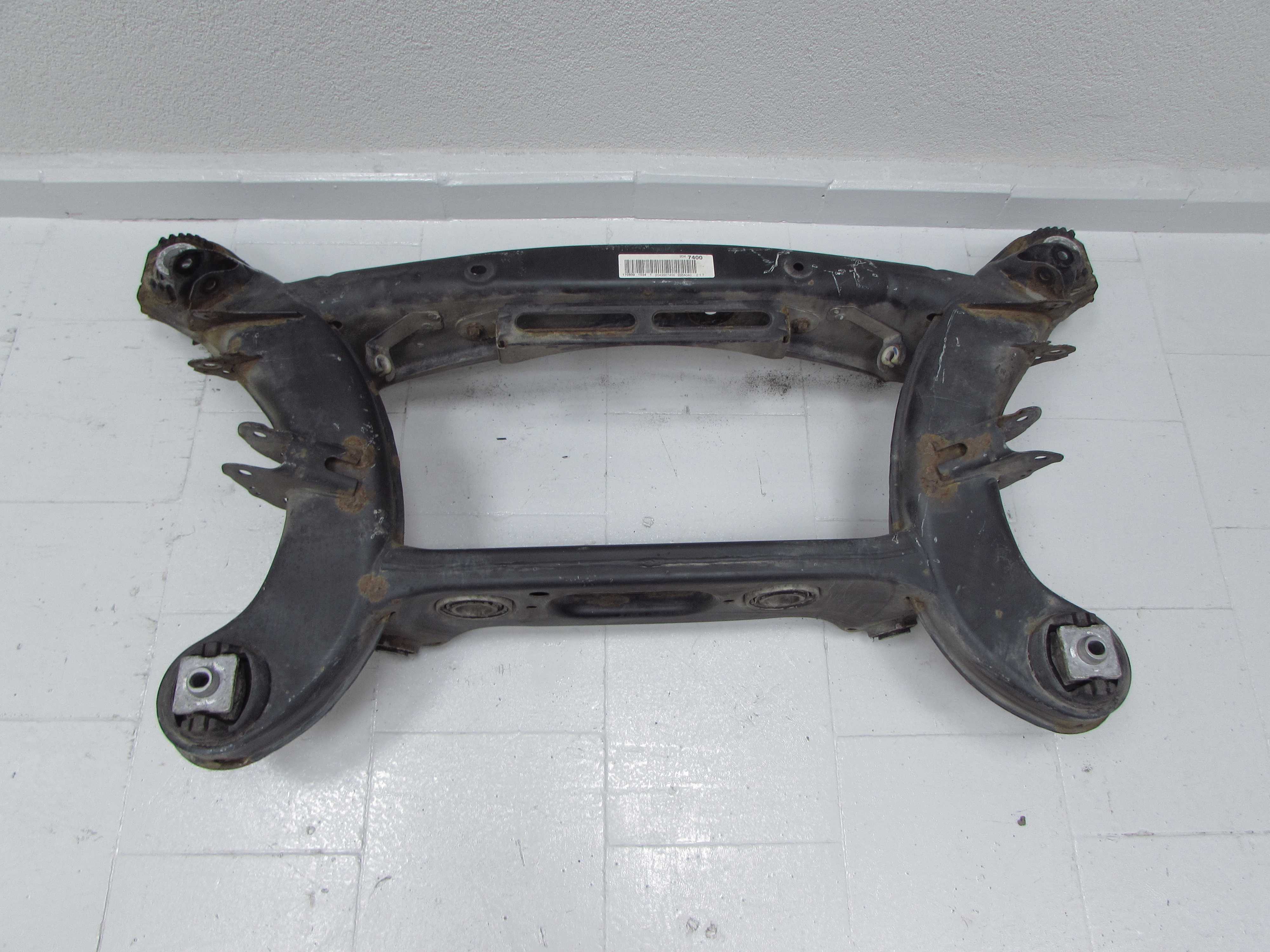MERCEDES C KLASA W204 WOZEK BELKA ZAWIESZENIA TYL LAWA KOLYSKA 2043507400