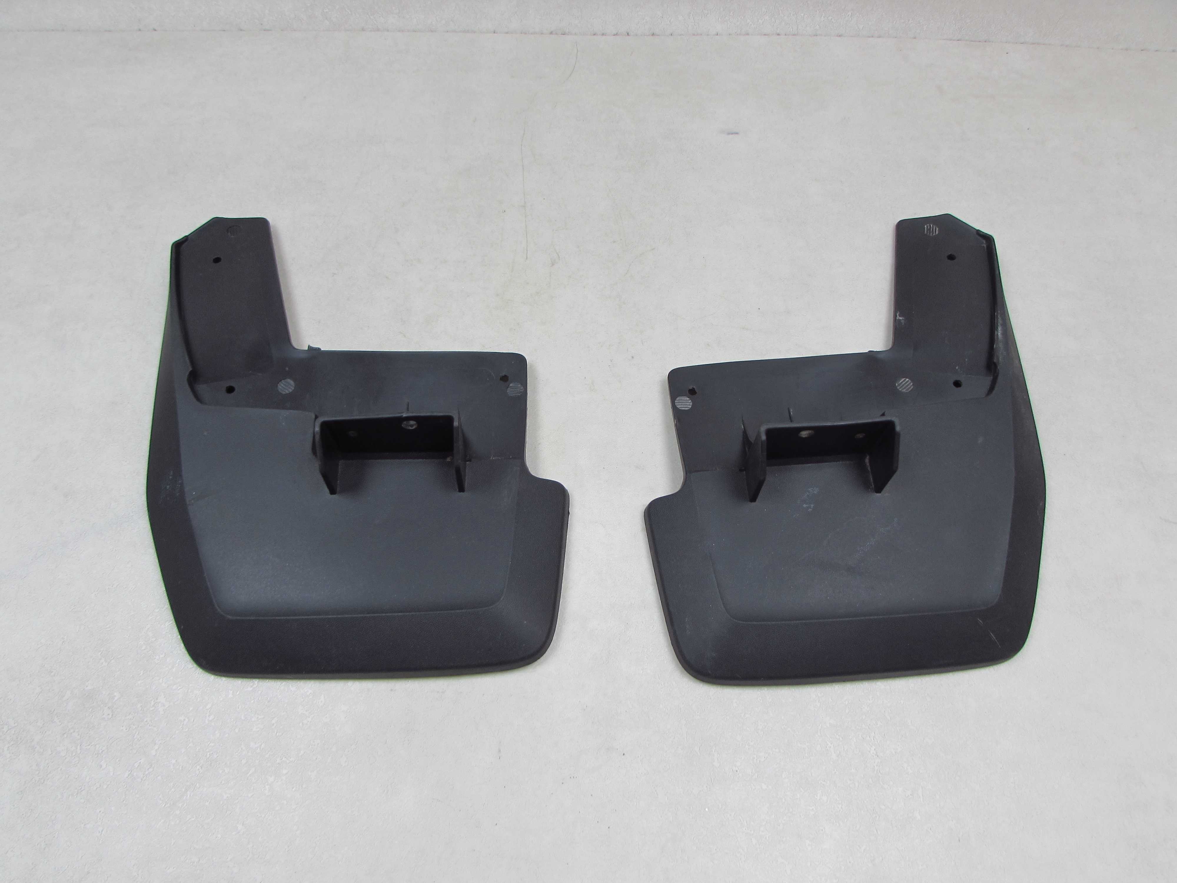 VW CRAFTER MAN TGE 17- CHLAPACZ TYL LEWY PRAWY OEM NOWE CHLAPACZE ASO 7C0821809 7C0821810