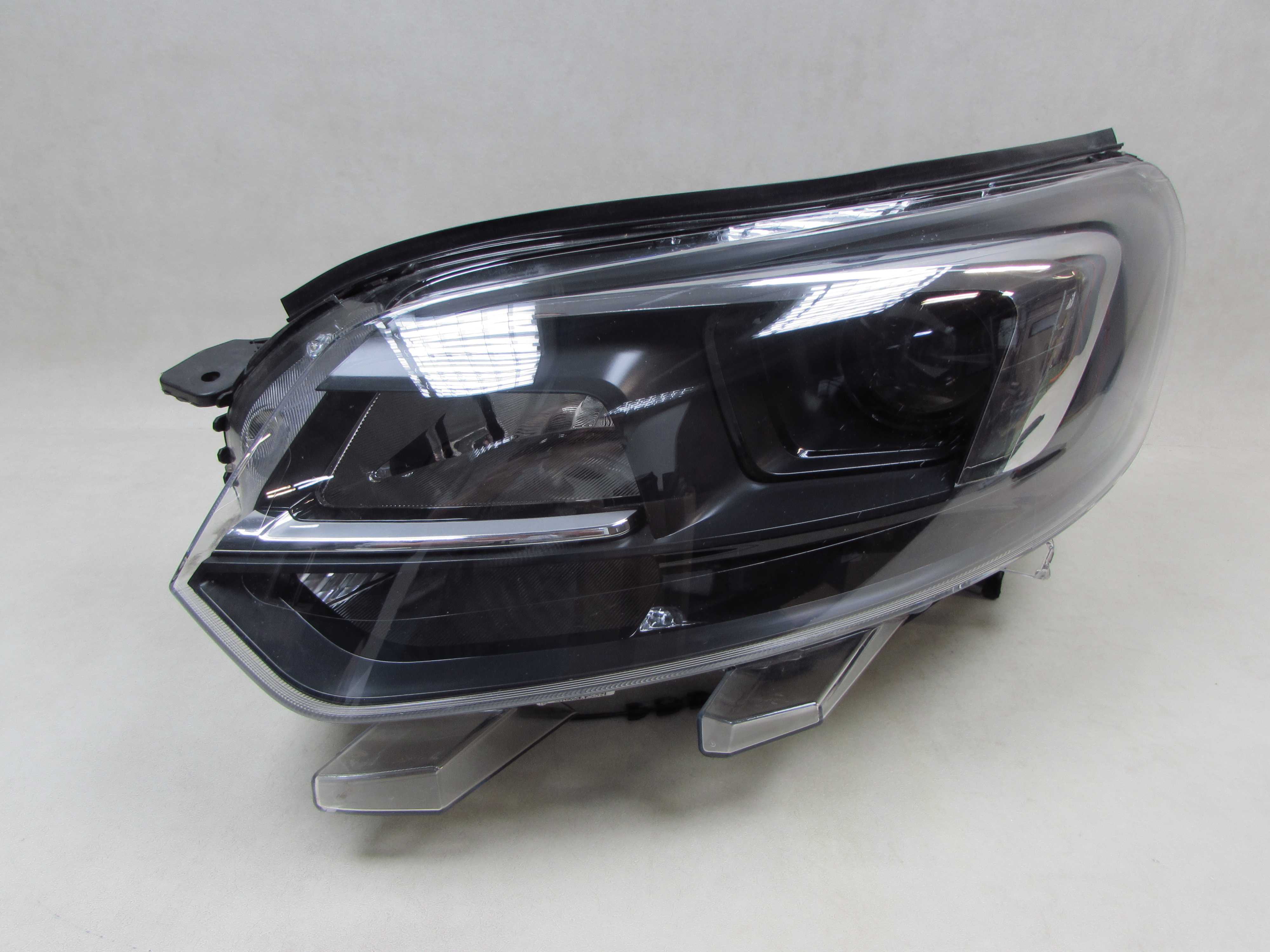 OPEL ZAFIRA D LIFE VIVARO C JUMPY EXPERT PROACE 19-22 LAMPA PRZOD LEWA XENON LED 9832837680 EU