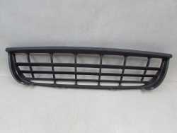VW CRAFTER 2E0 KRATKA ATRAPA ZDERZAKA PRZOD SRODKOWA 2E0807835A 06-17