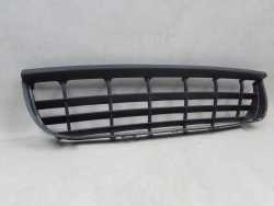 VW CRAFTER 2E0 KRATKA ATRAPA ZDERZAKA PRZOD SRODKOWA 2E0807835A 06-17