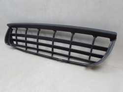 VW CRAFTER 2E0 KRATKA ATRAPA ZDERZAKA PRZOD SRODKOWA 2E0807835A 06-17
