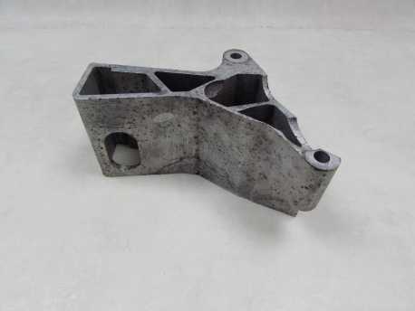 VOLVO S60 V70 S80 XC 2.4 D5 LAPA WSPORNIK SILNIKA 31262325