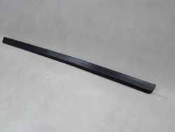 VW PASSAT B6 LISTWA ZGARNIAJACA PRAWY PRZOD 3C4837476B