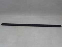 VW PASSAT B6 LISTWA ZGARNIAJACA PRAWY PRZOD 3C4837476B