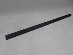 VW PASSAT B6 LISTWA ZGARNIAJACA PRAWY PRZOD 3C4837476B