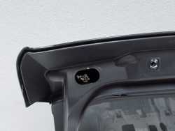 VOLVO V90 16- KLAPA BAGAZNIKA TYL 717 BLACK ONYX