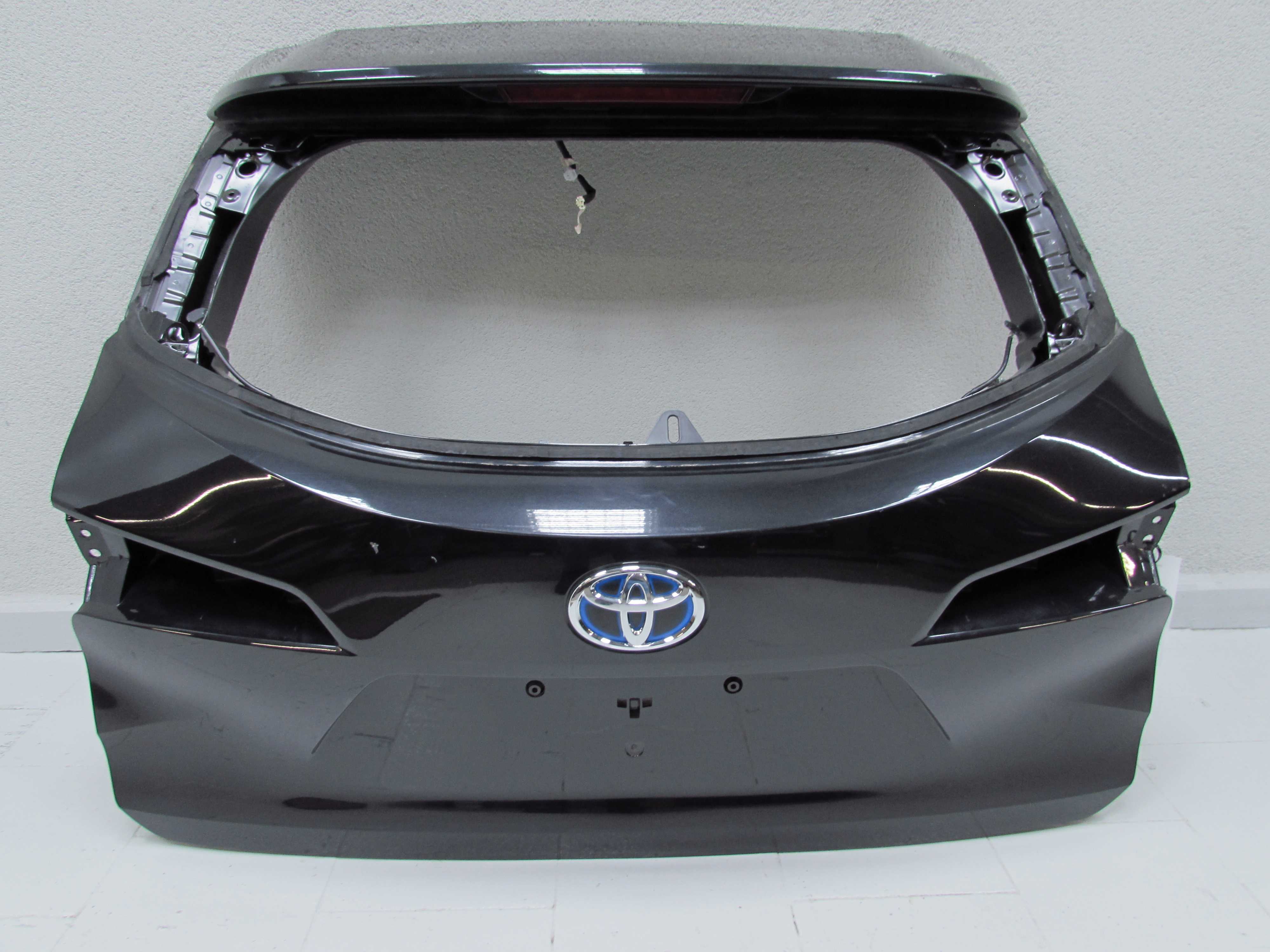 TOYOTA COROLLA E21 XII KOMBI KLAPA BAGAZNIKA TYL 209 19-23