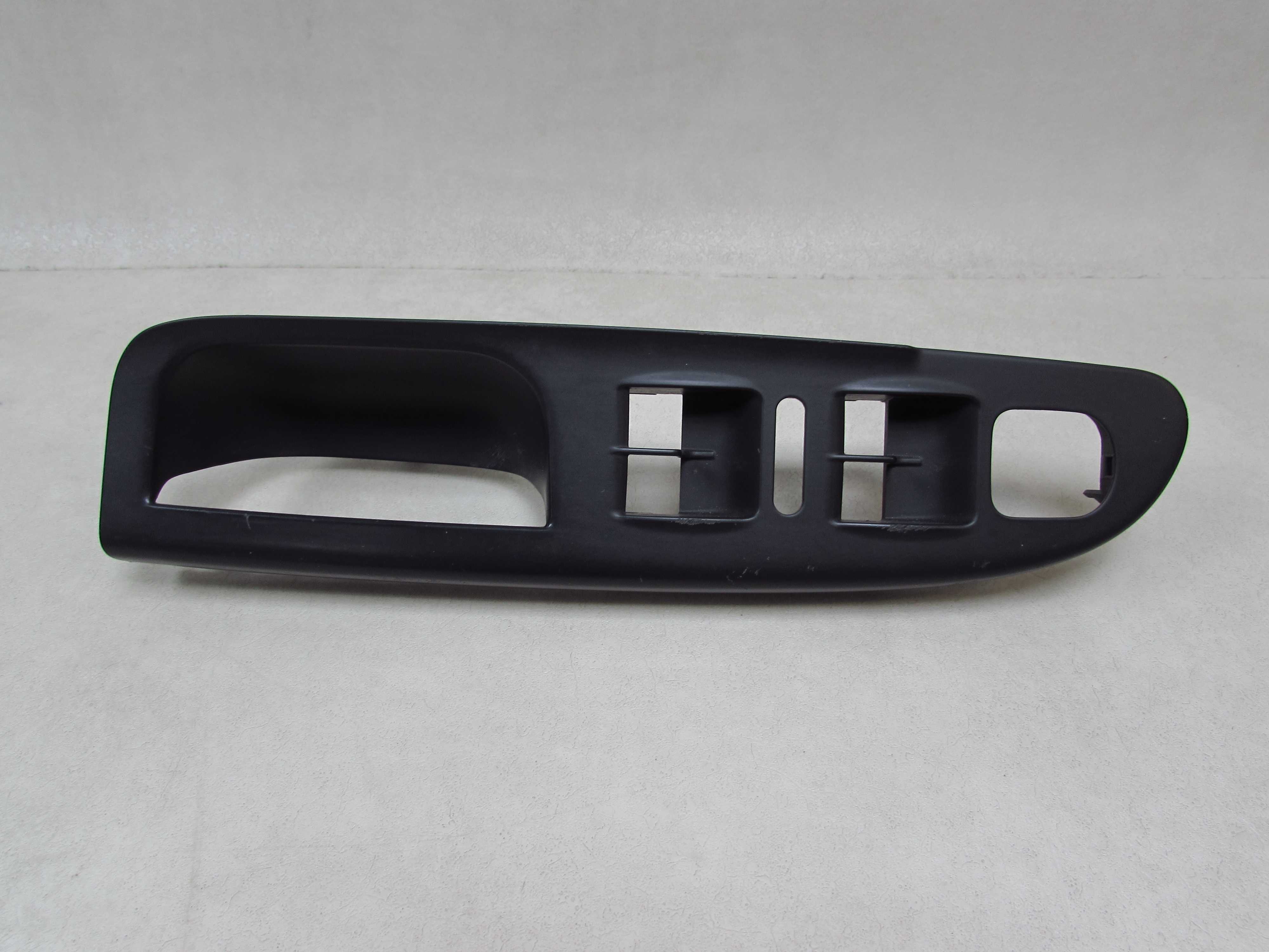 VW PASSAT B6 RAMKA OSLONA RACZKA UCHWYT DRZWI LEWY 3C1867171B