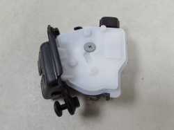 TOYOTA YARIS IV 20-24 ZAMEK KLAPY BAGAZNIKA TYL 3 PIN