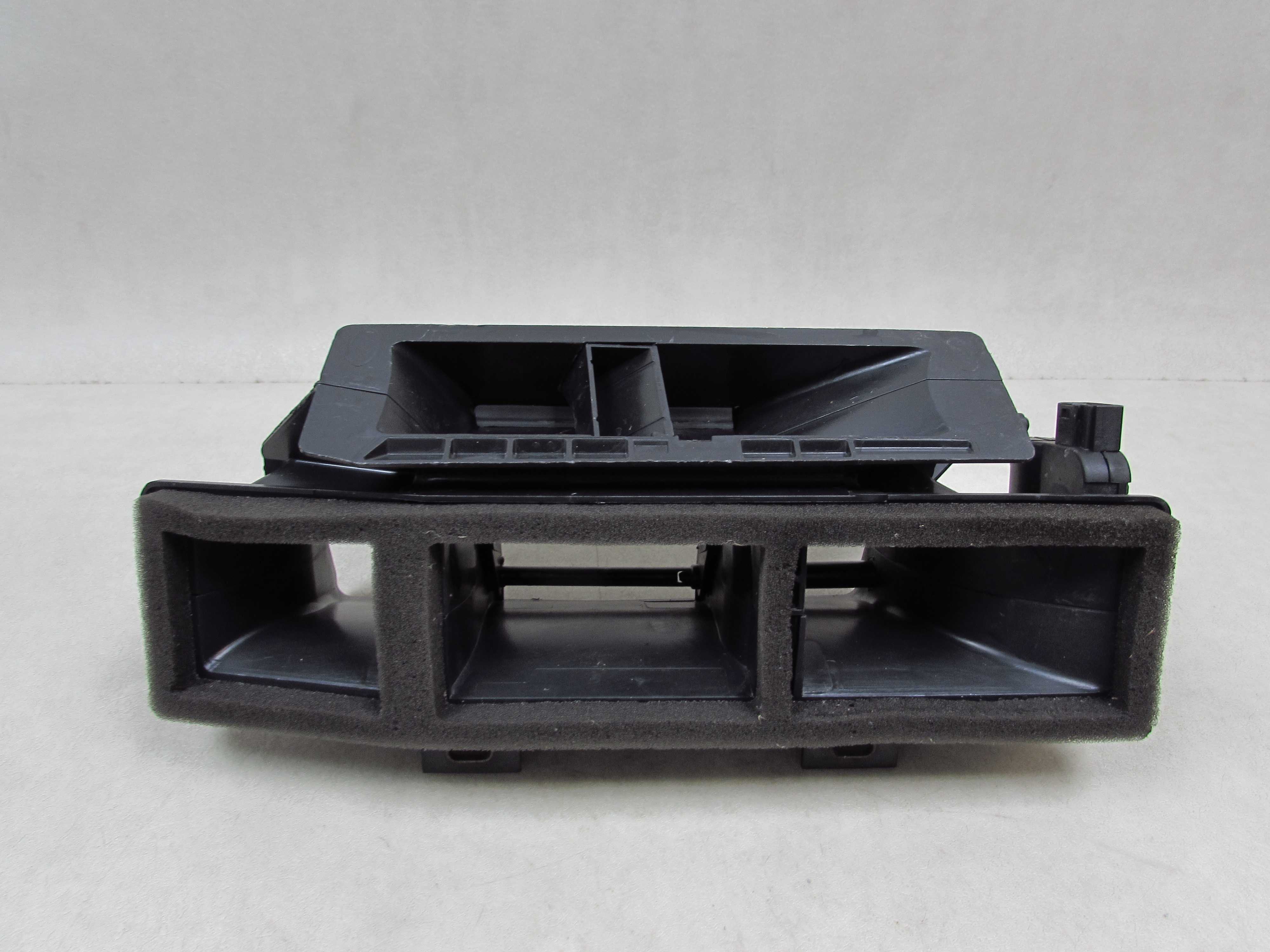 VW PASSAT B7 10-15 KANAL POWIETRZA SILNICZEK NAGRZEWNICY 05706-002 0132801370