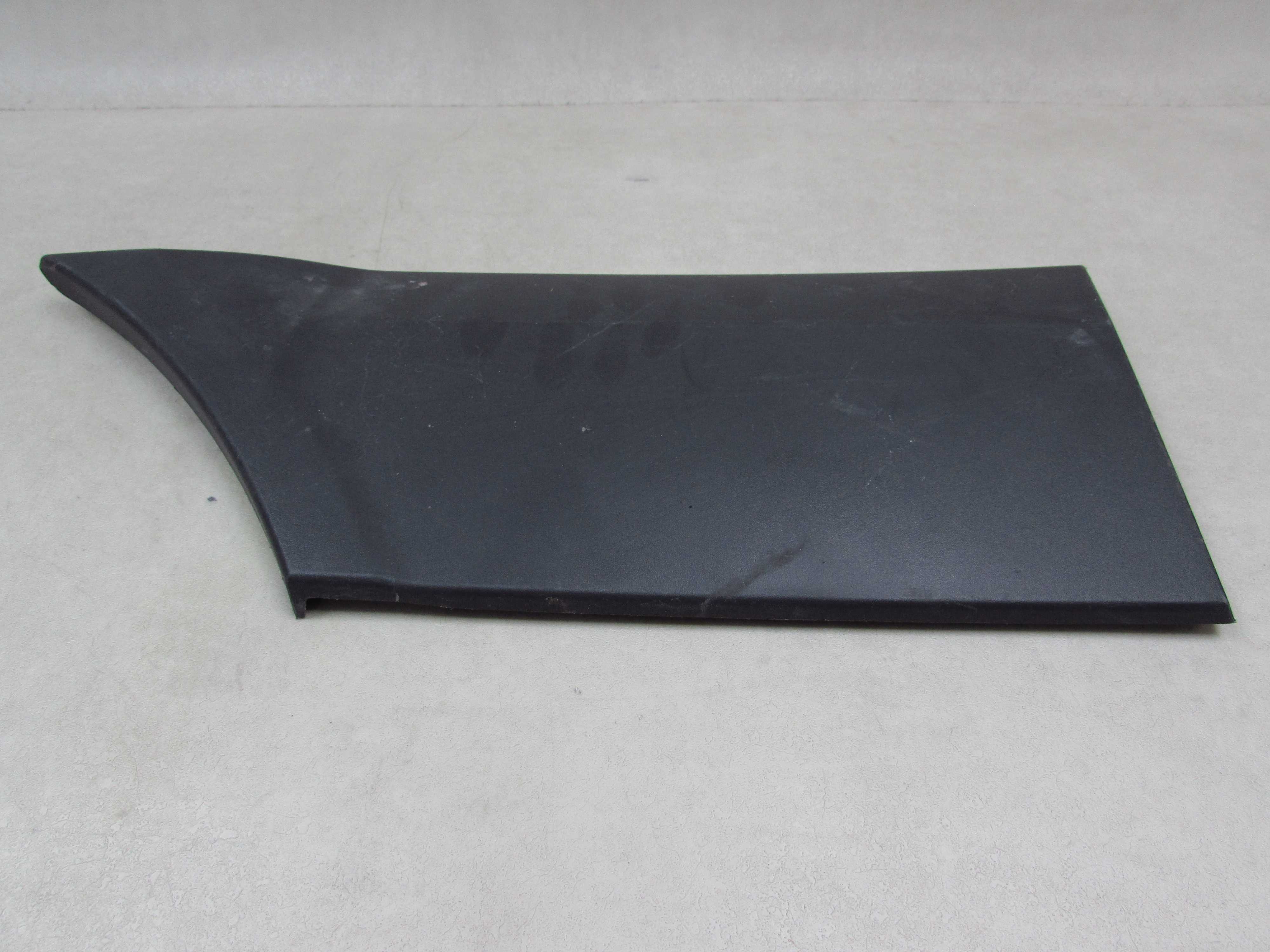 MB SPRINTER 906 CRAFTER LISTWA BOCZNA BLOTNIKA TYL PRAWA 9066905682