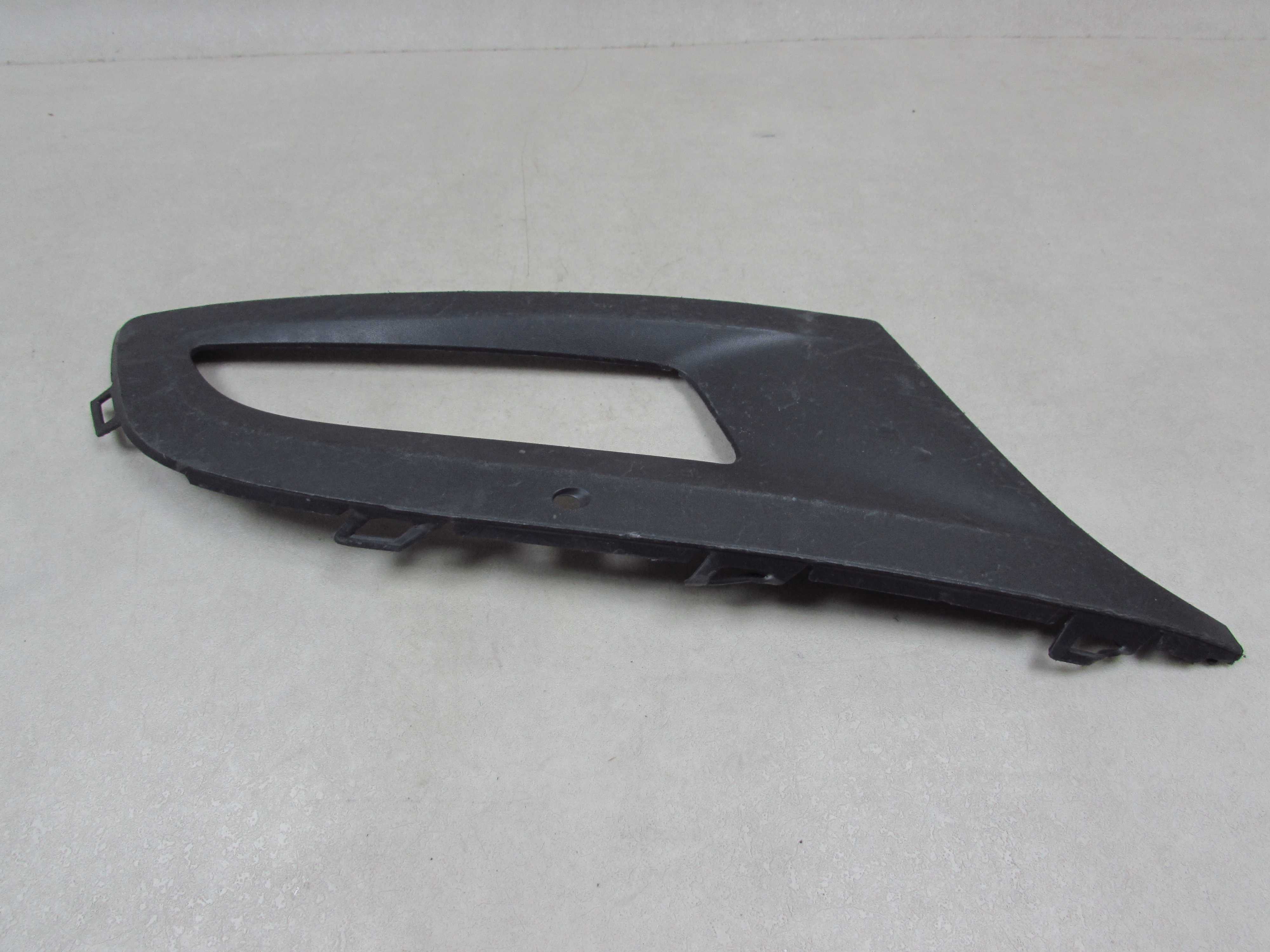 VW POLO V 6R 09-17 KRATKA ATRAPA ZASLEPKA HALOGENU ZDERZAKA PRAWA 6R0853666D