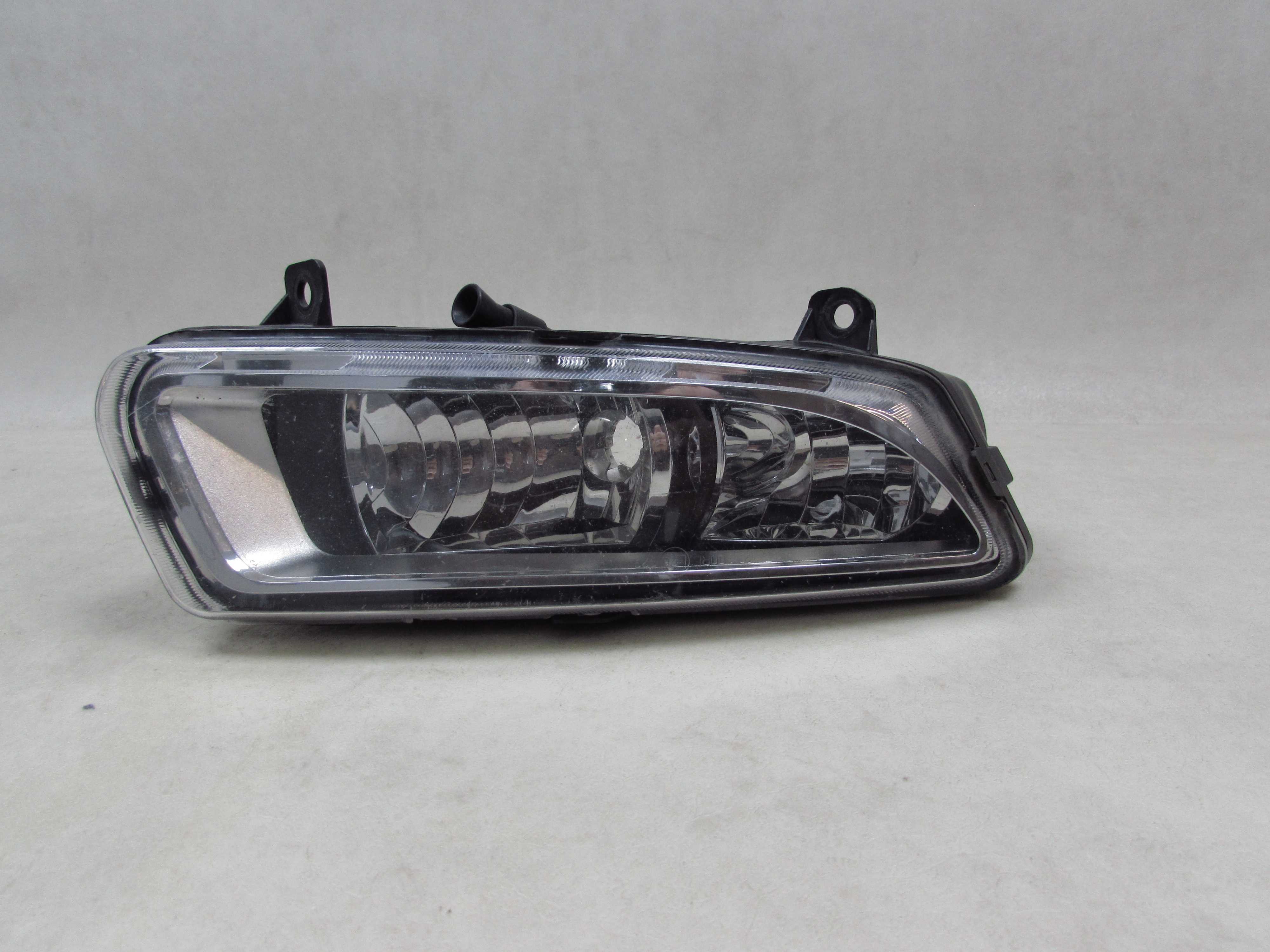 VW POLO V 6R 09-17 LAMPA HALOGEN PRAWY 174159-04