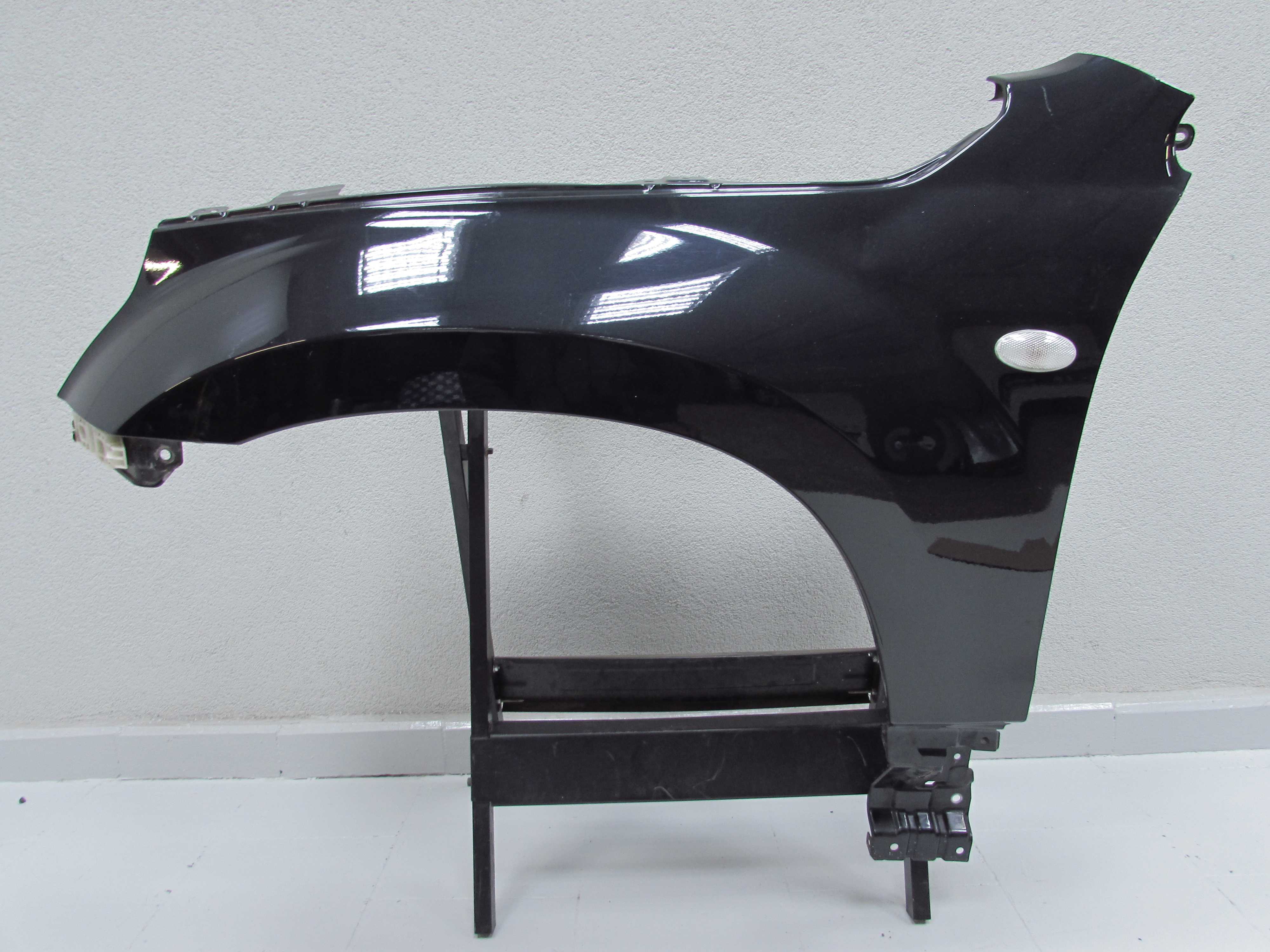 SUZUKI GRAND VITARA II BLOTNIK PRZOD LEWY ZJ3 05-09