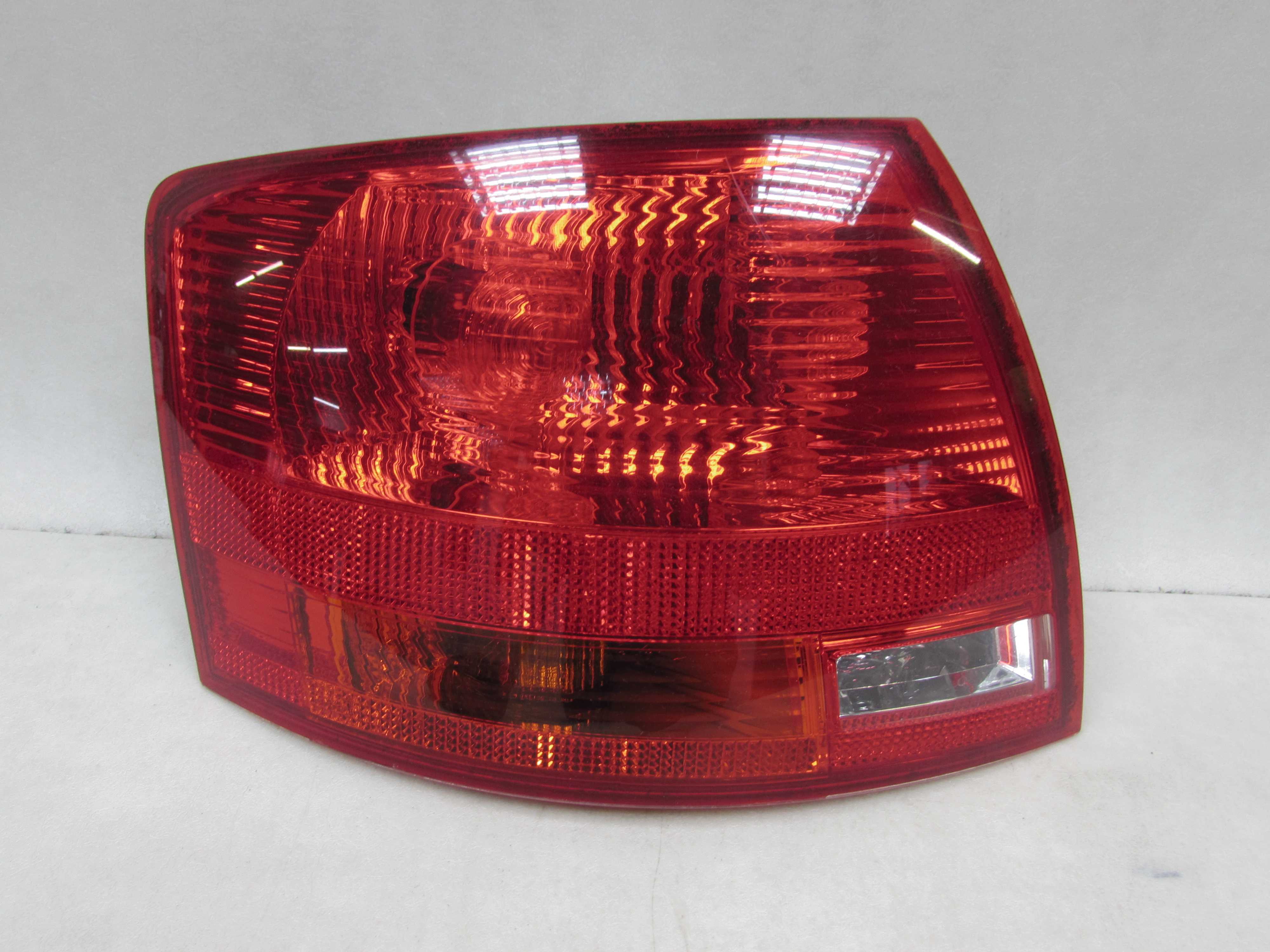 AUDI A4 B7 AVANT KOMBI LAMPA TYL BLOTNIKA LEWA 04-08 8E9945095E