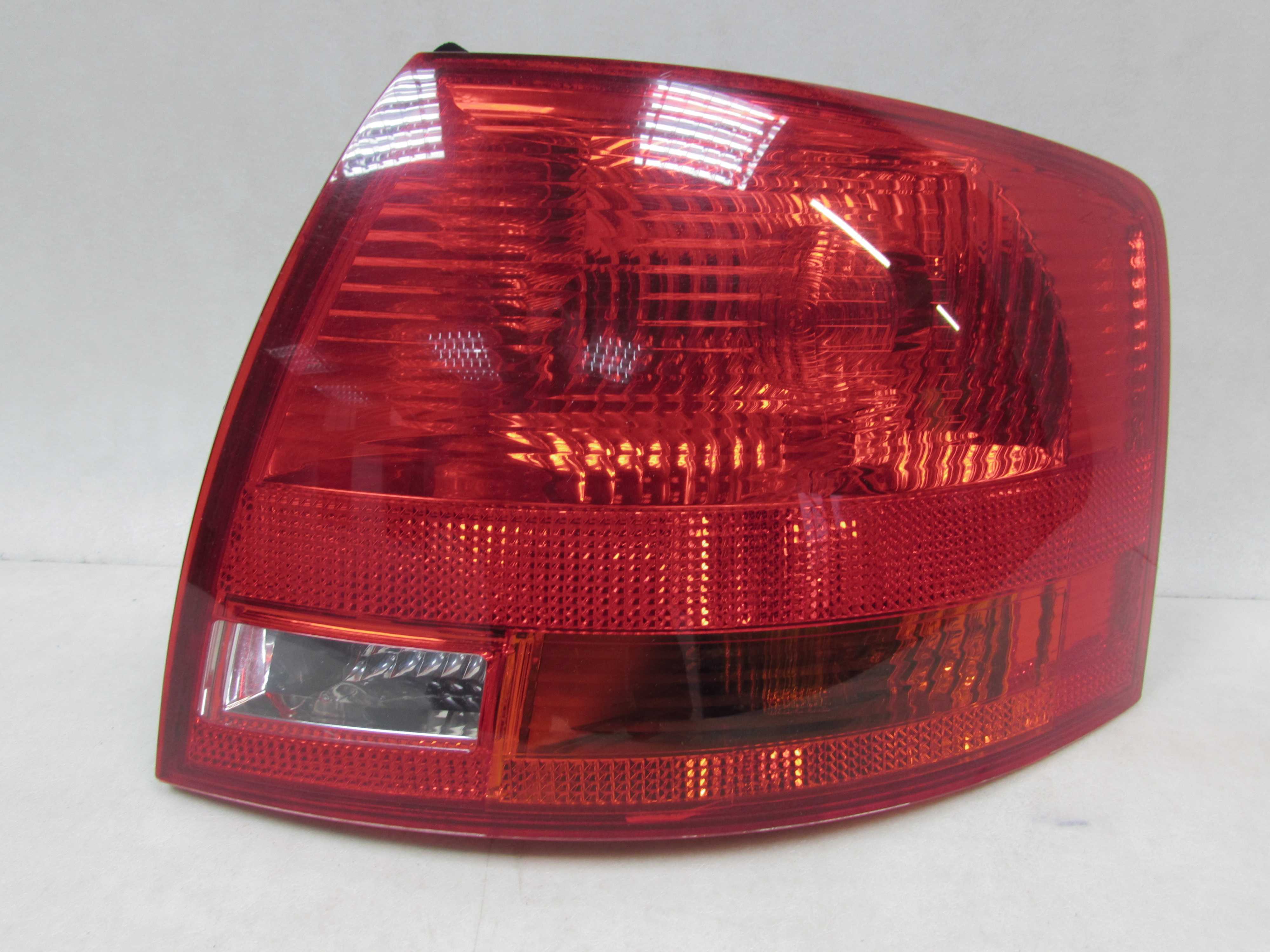 AUDI A4 B7 AVANT KOMBI LAMPA TYL BLOTNIKA PRAWA 04-08 8E9945096E