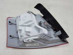 AUDI A4 B7 AVANT KOMBI LAMPA TYL BLOTNIKA PRAWA 04-08 8E9945096E